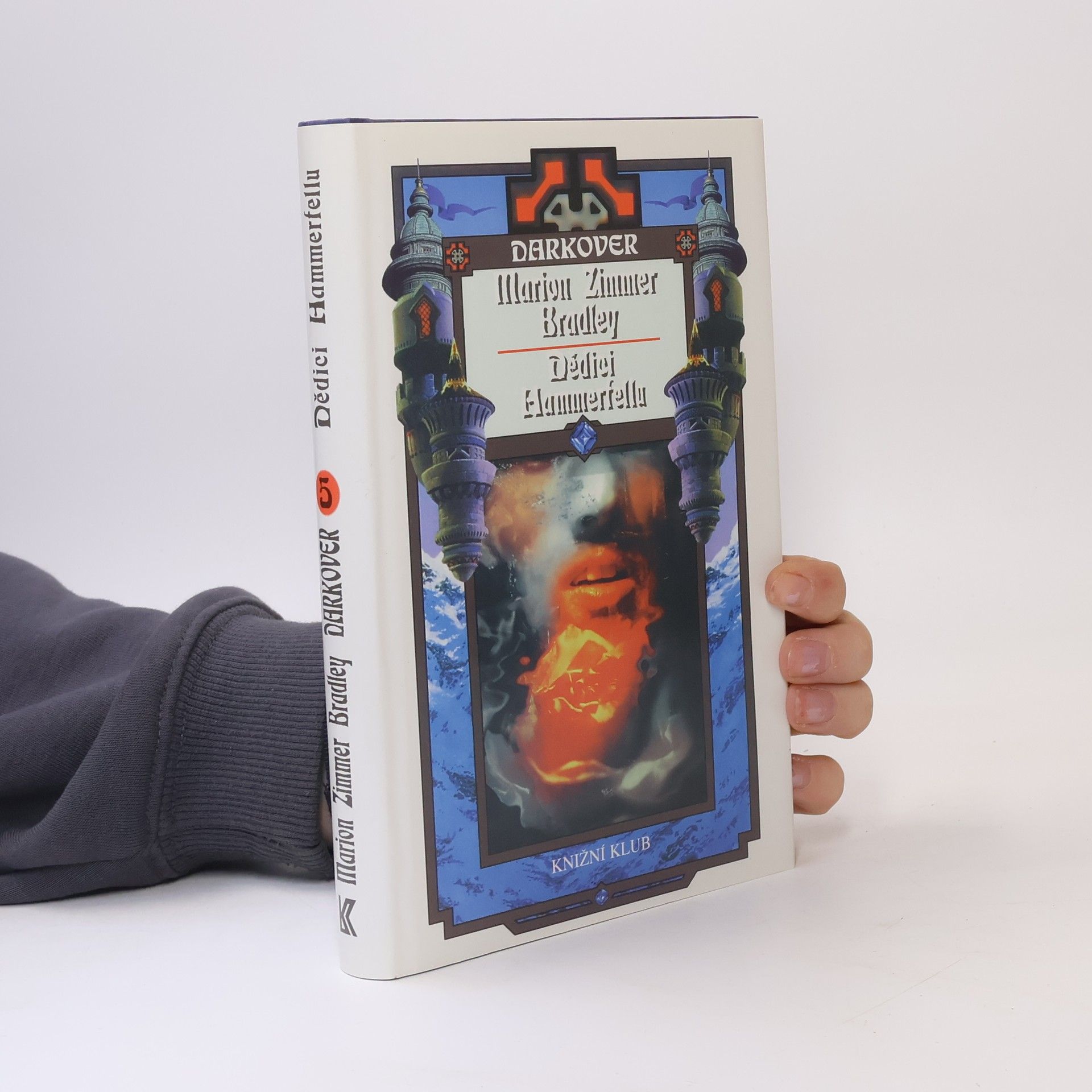 Marion Zimmer Bradley Darkover. Dědici Hammerfellu