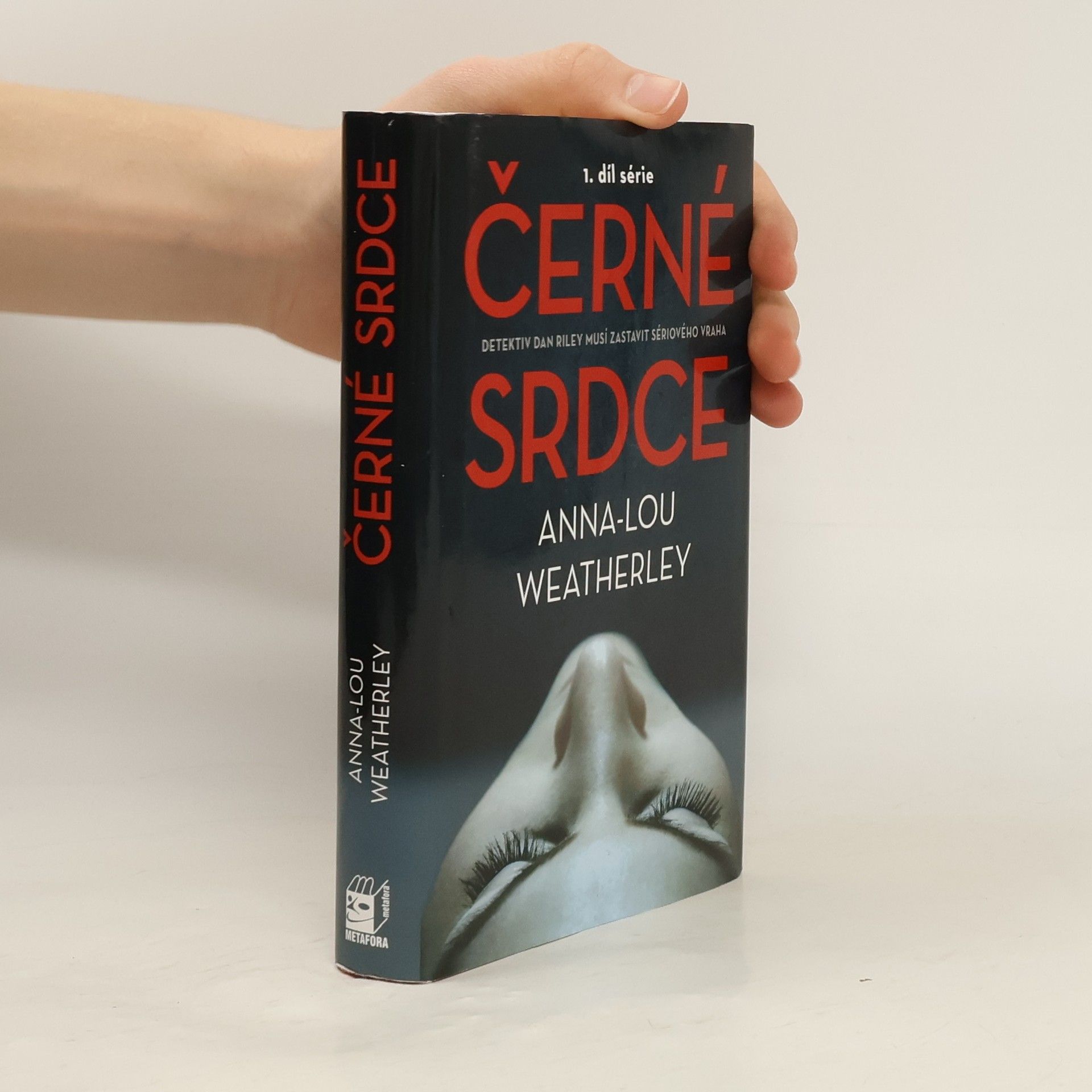 AnnaLouise Weatherley Černé srdce