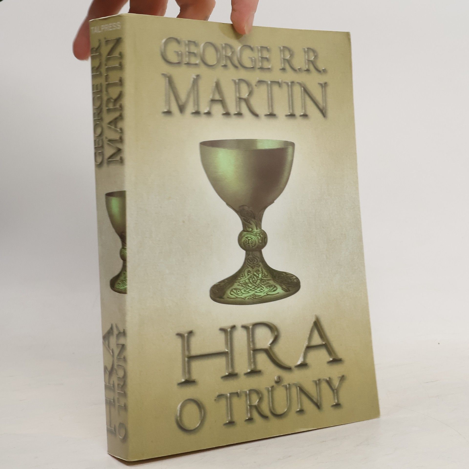 George R. R. Martin Hra o trůny. Část první