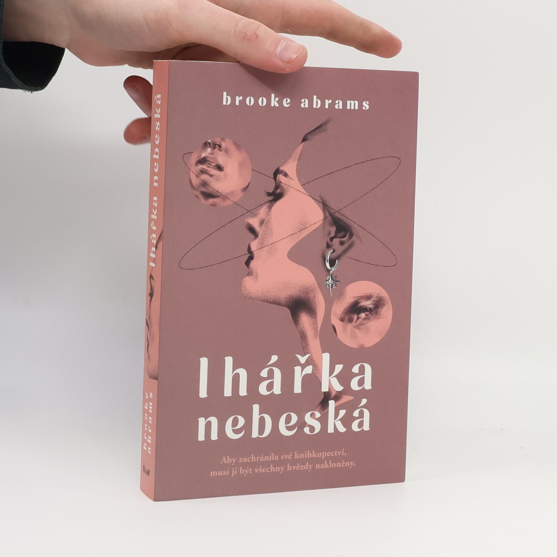 Brooke Abrams Lhářka nebeská