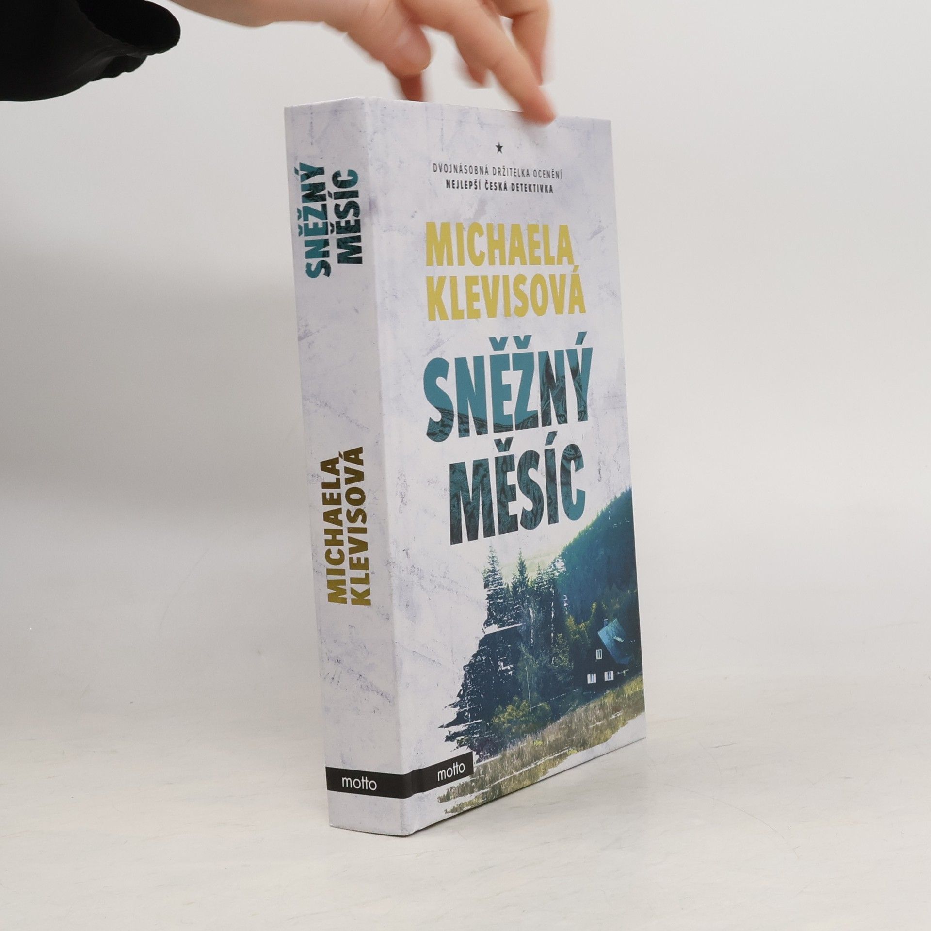 Michaela Klevisová Sněžný měsíc