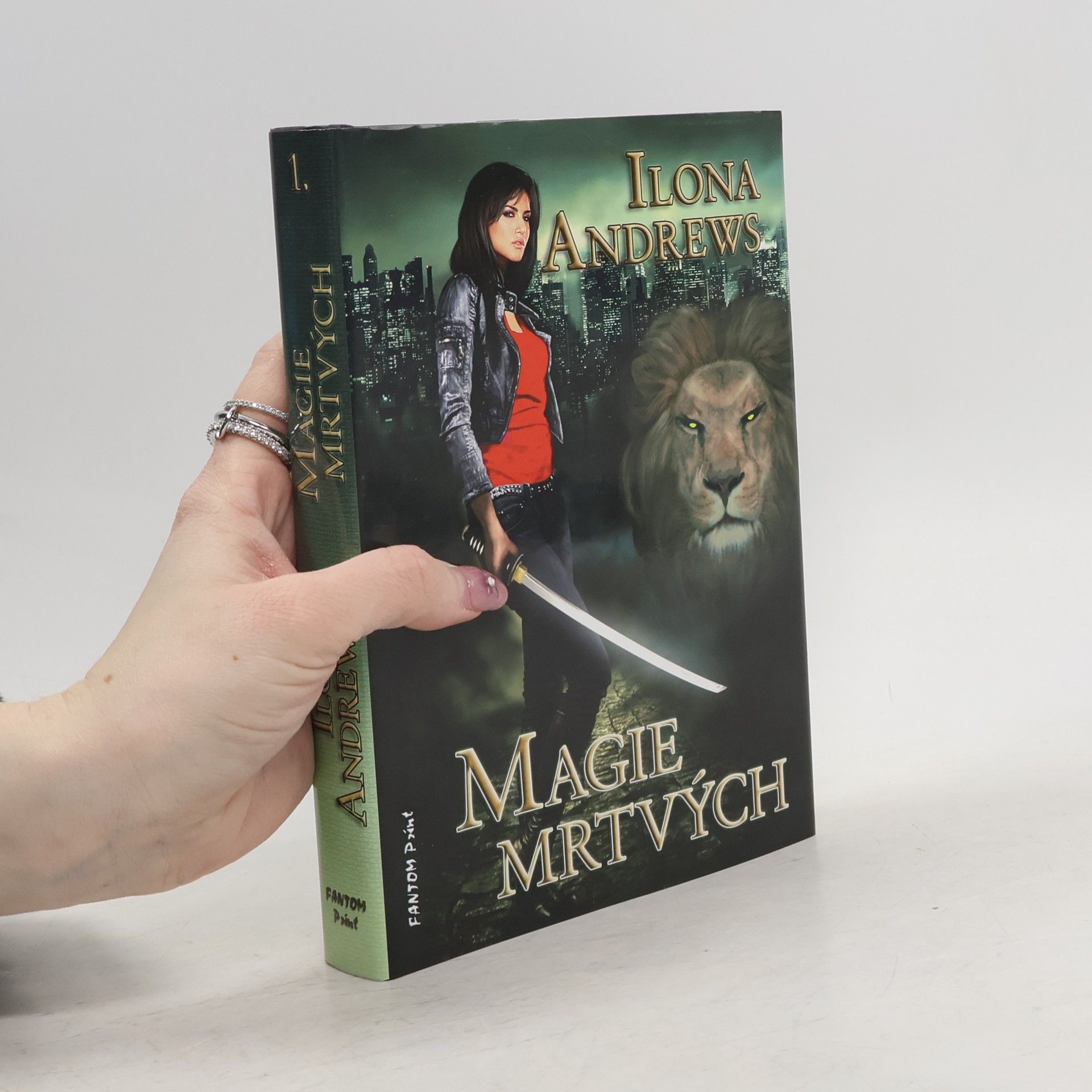 Ilona Andrews Magie mrtvých