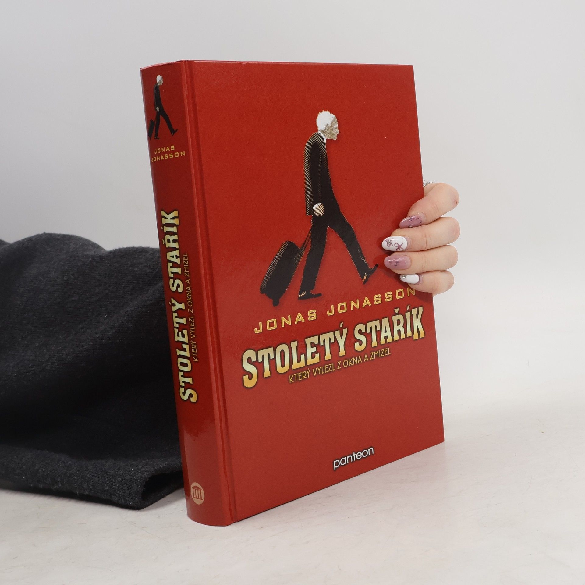 Jonas Jonasson Stoletý stařík který vylezl z okna a zmizel