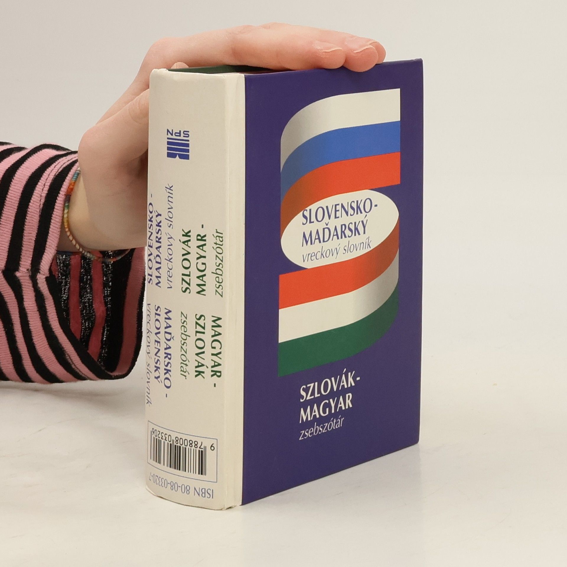 Slovensko-maďarský vreckový slovník. Szlovák-magyar zsebszótár