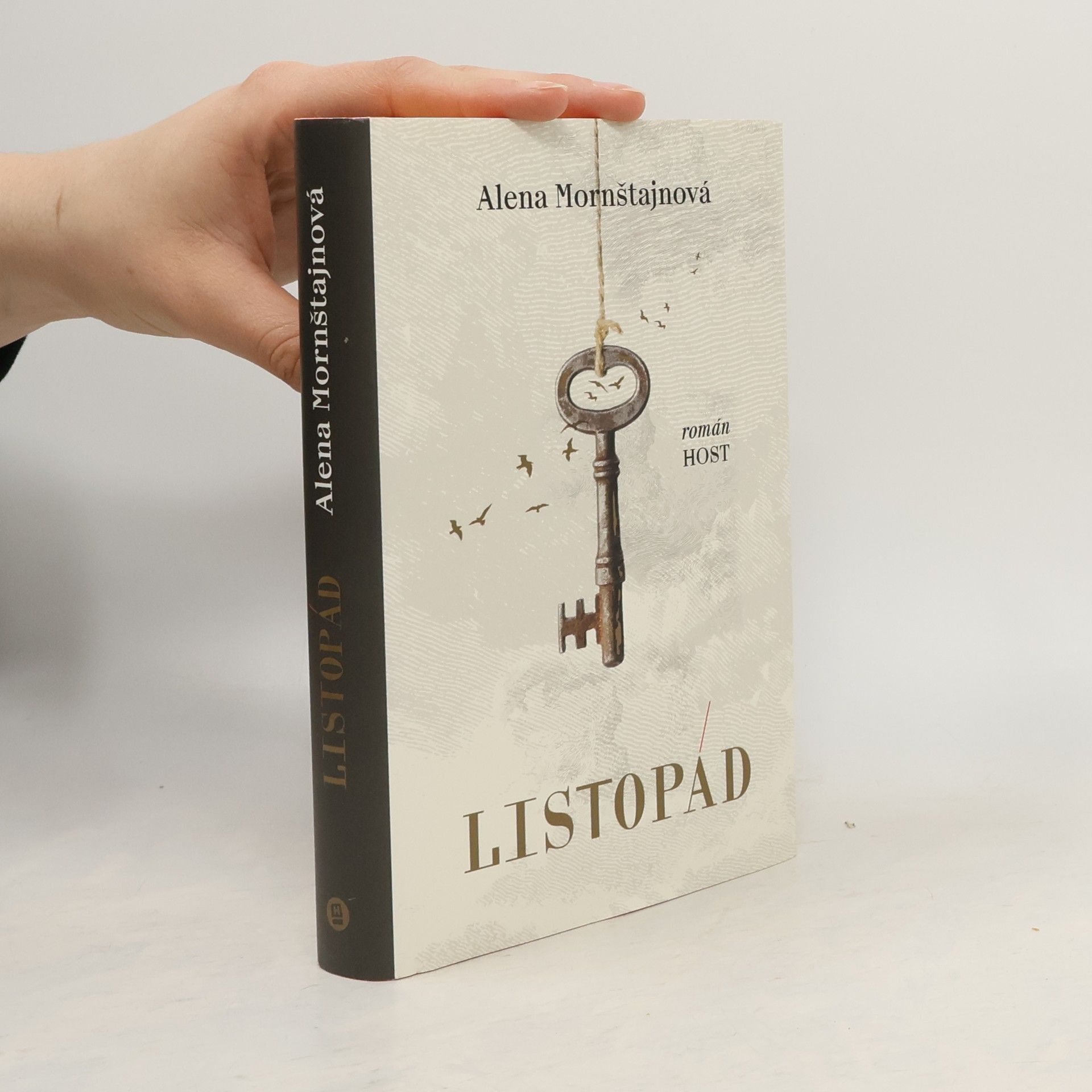 Alena Mornštajnová Listopád