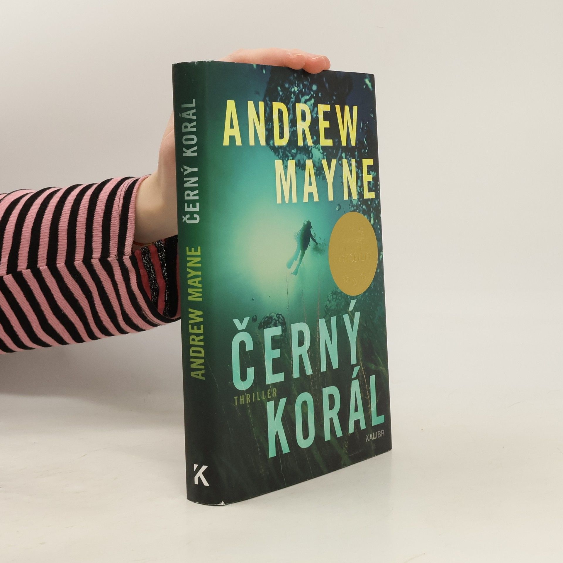 Andrew Mayne Černý korál