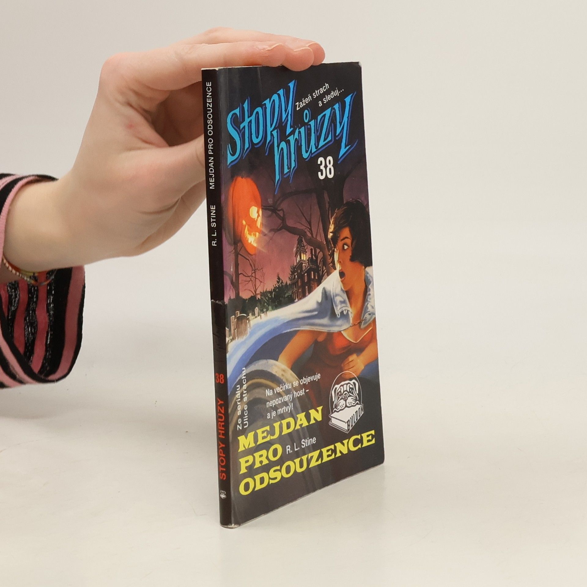 R. L. Stine Mejdan pro odsouzence. Stopy hrůzy 38