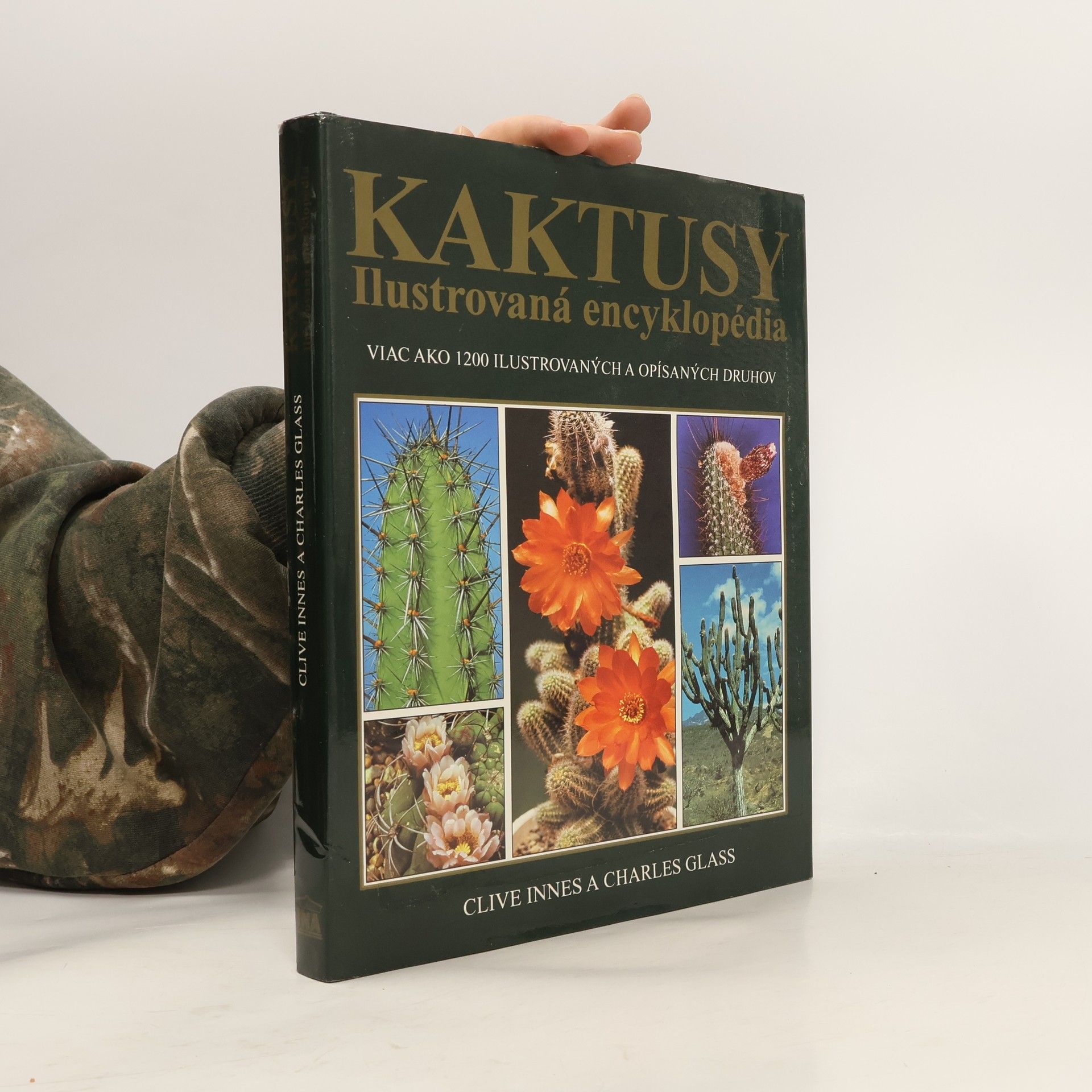 Kaktusy - Ilustrovaná encyklopédia