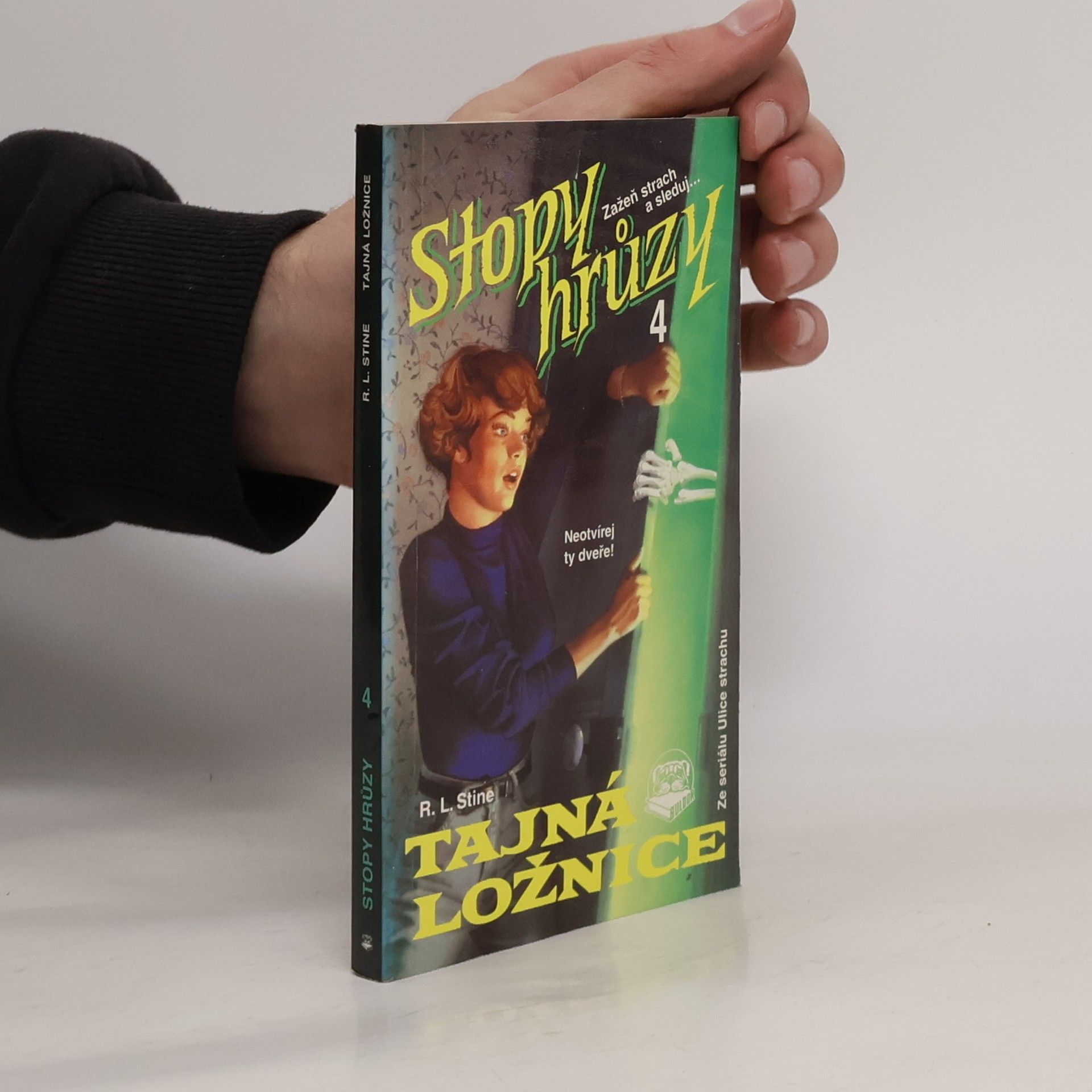 R. L. Stine Tajná ložnice. Stopy hrůzy 4.