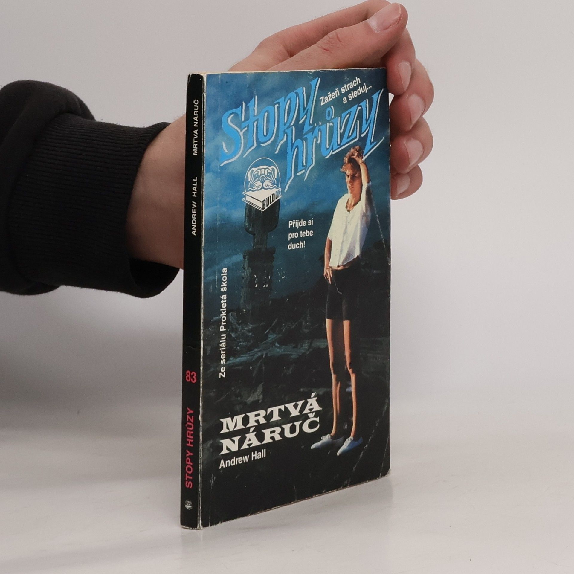 Andrew Hall Mrtvá náruč. Stopy hrůzy 83