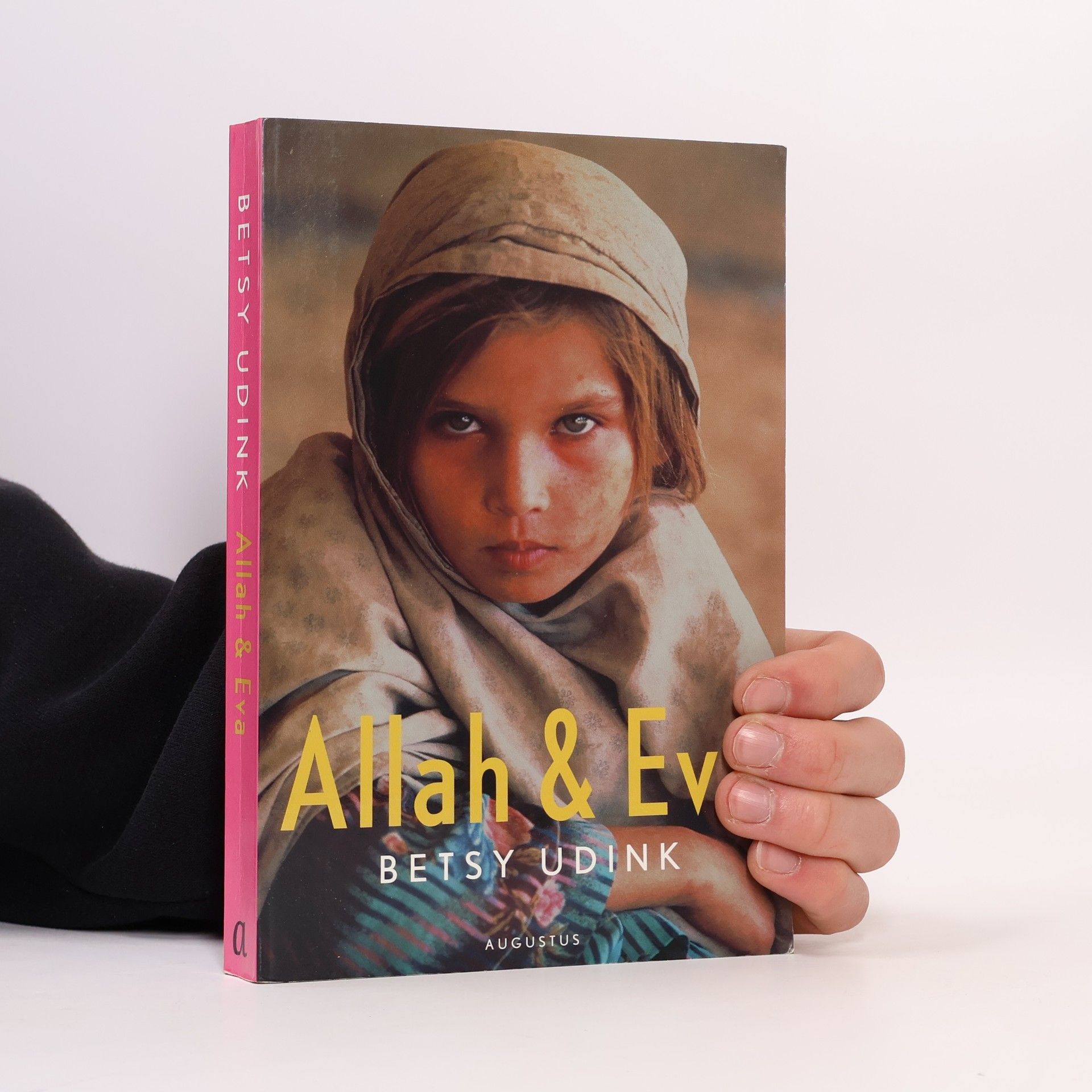 Betsy Udink Allah & Eva