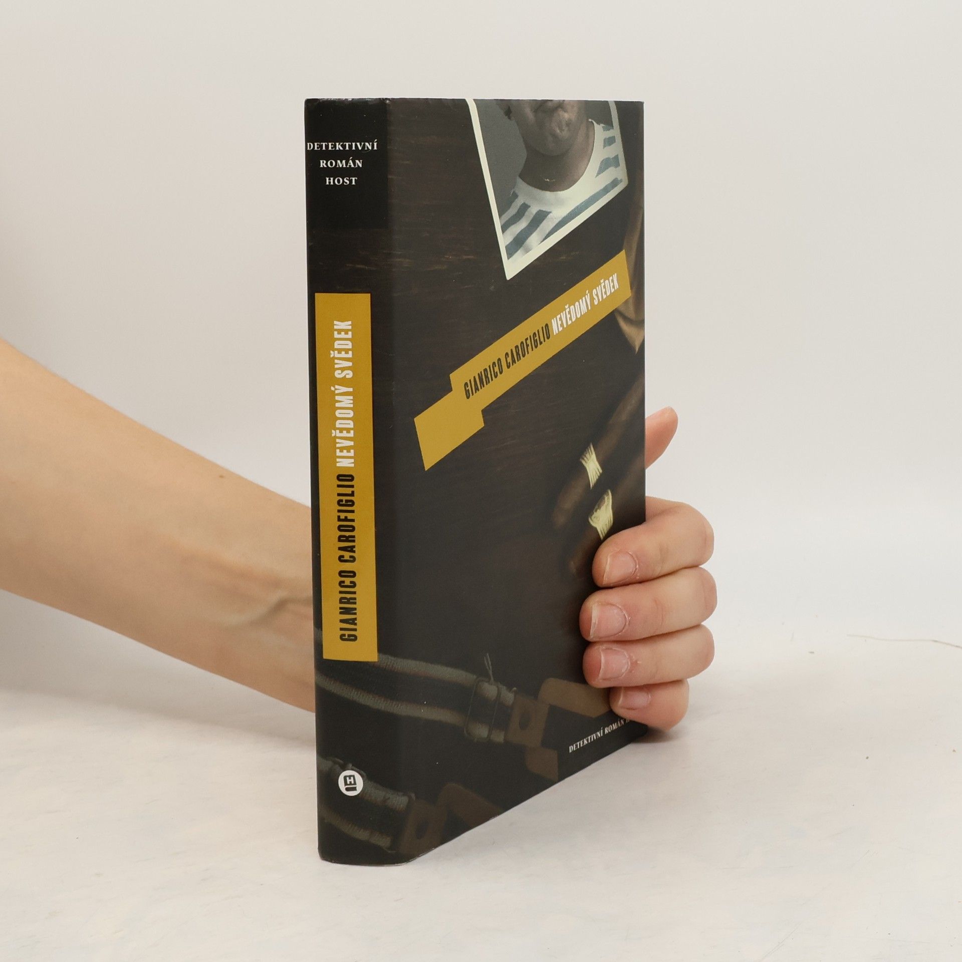 Gianrico Carofiglio Nevědomý svědek