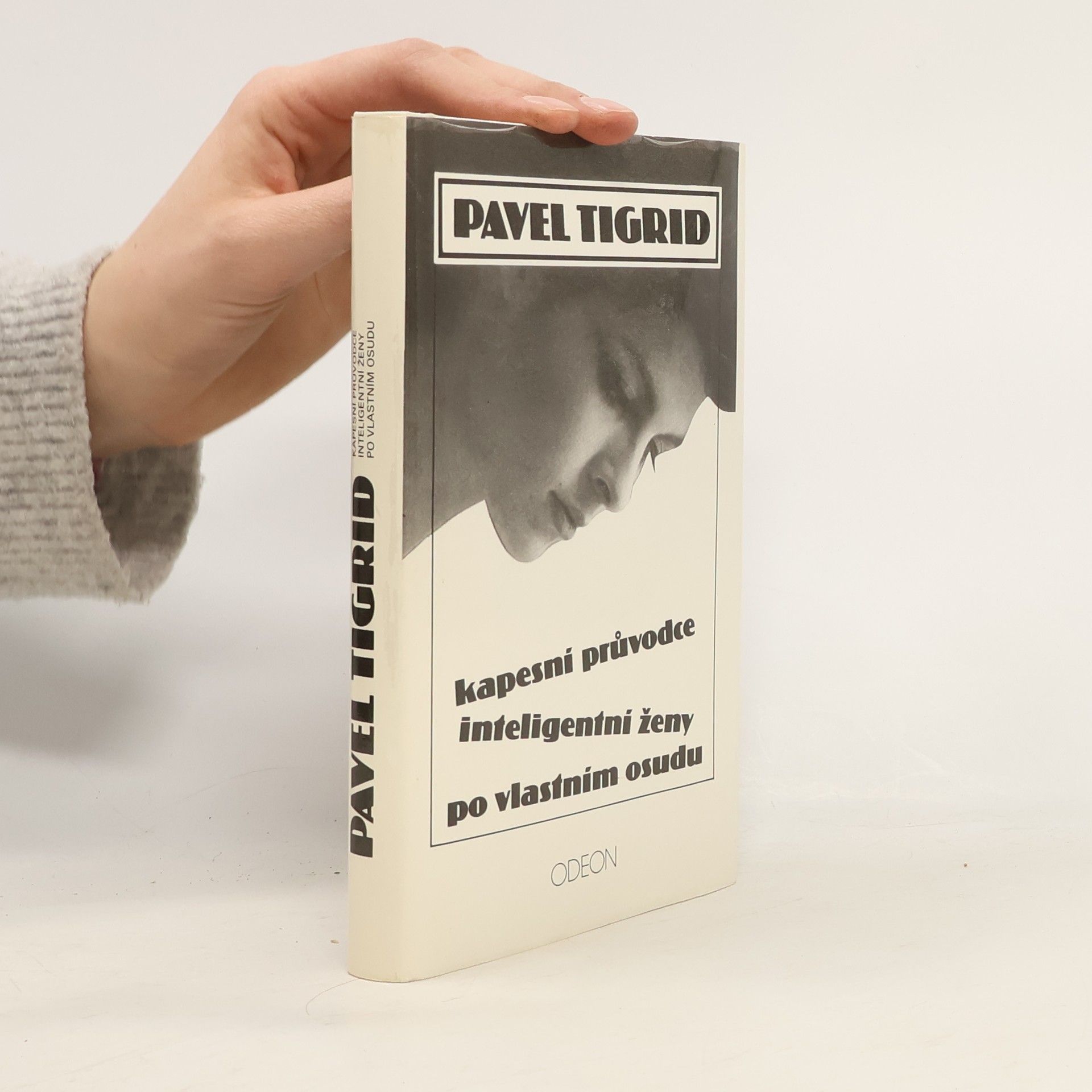 Kapesní průvodce inteligentní ženy po vlastním osudu