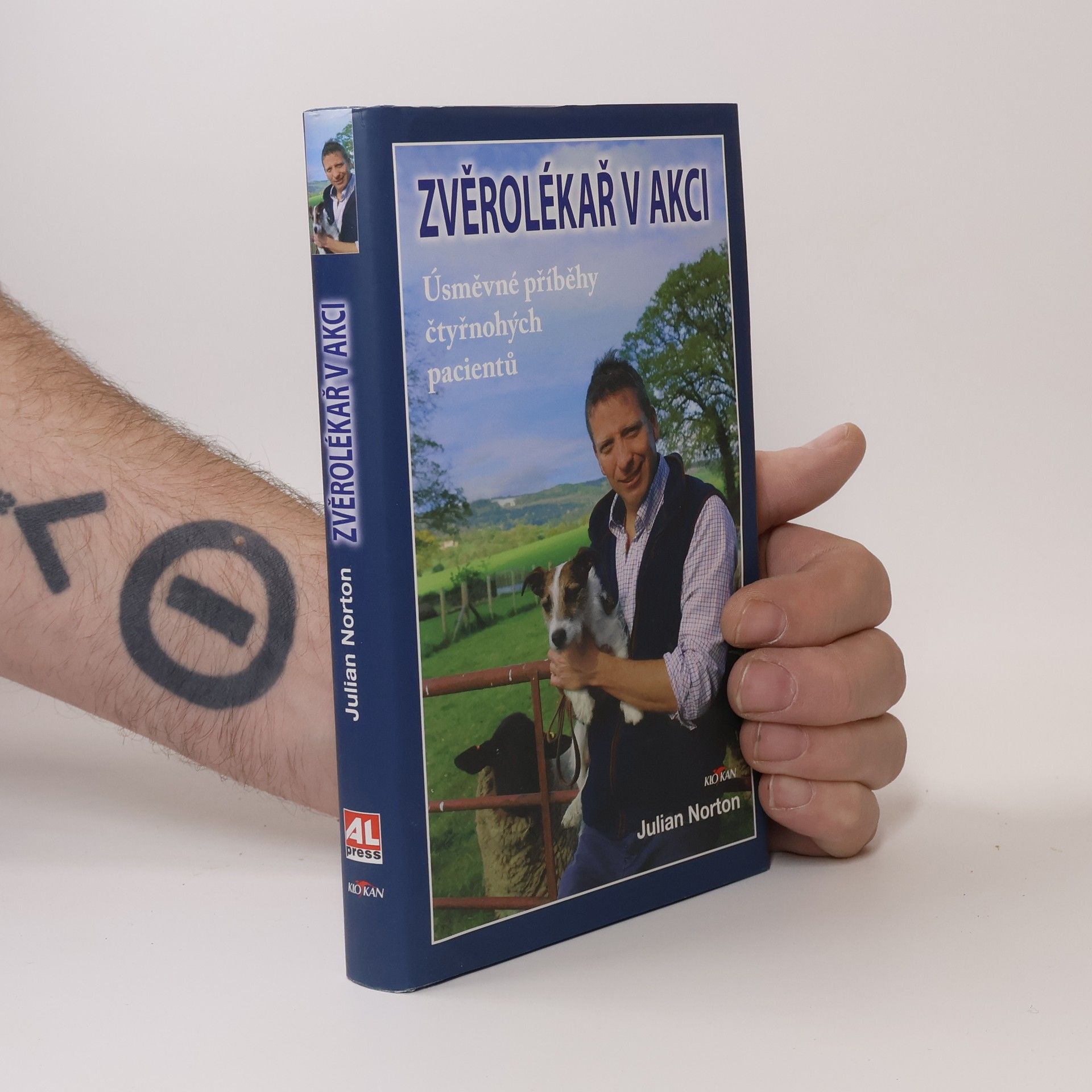 Julian Norton Zvěrolékař v akci. Úsměvné příhody čtyřnohých pacientů
