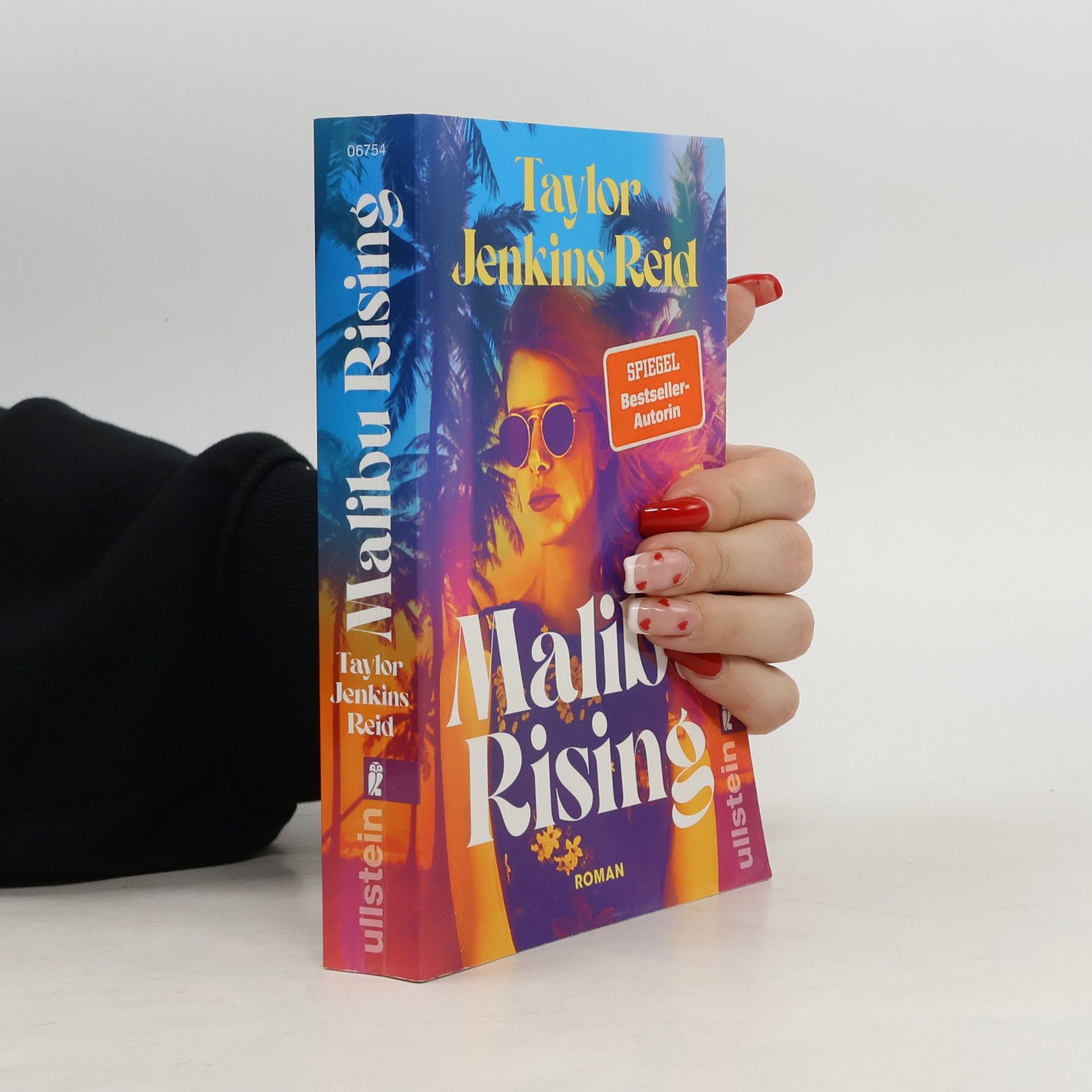 Taylor Jenkins Reid Malibu Rising