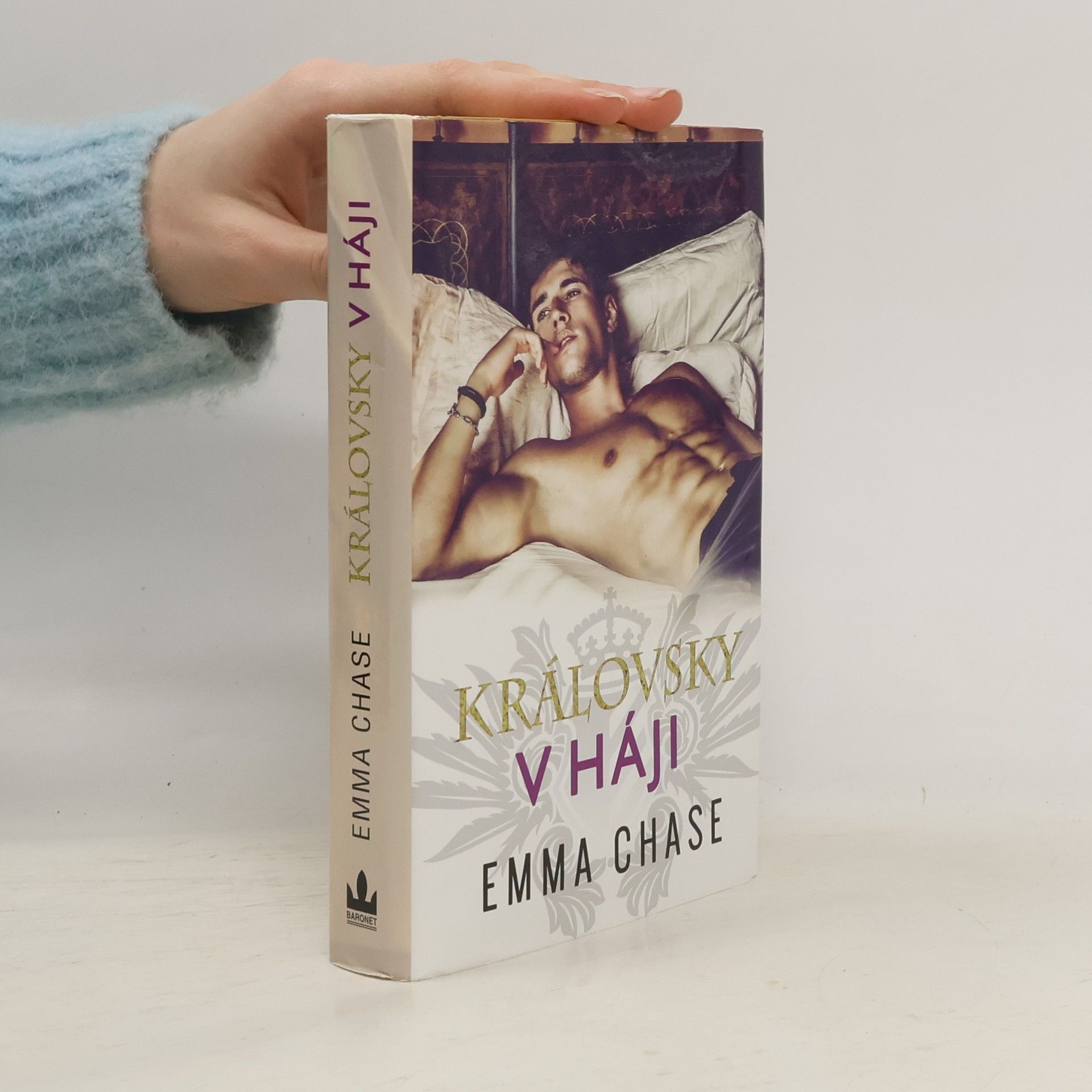 Emma Chase Královsky v háji: Royally (1)