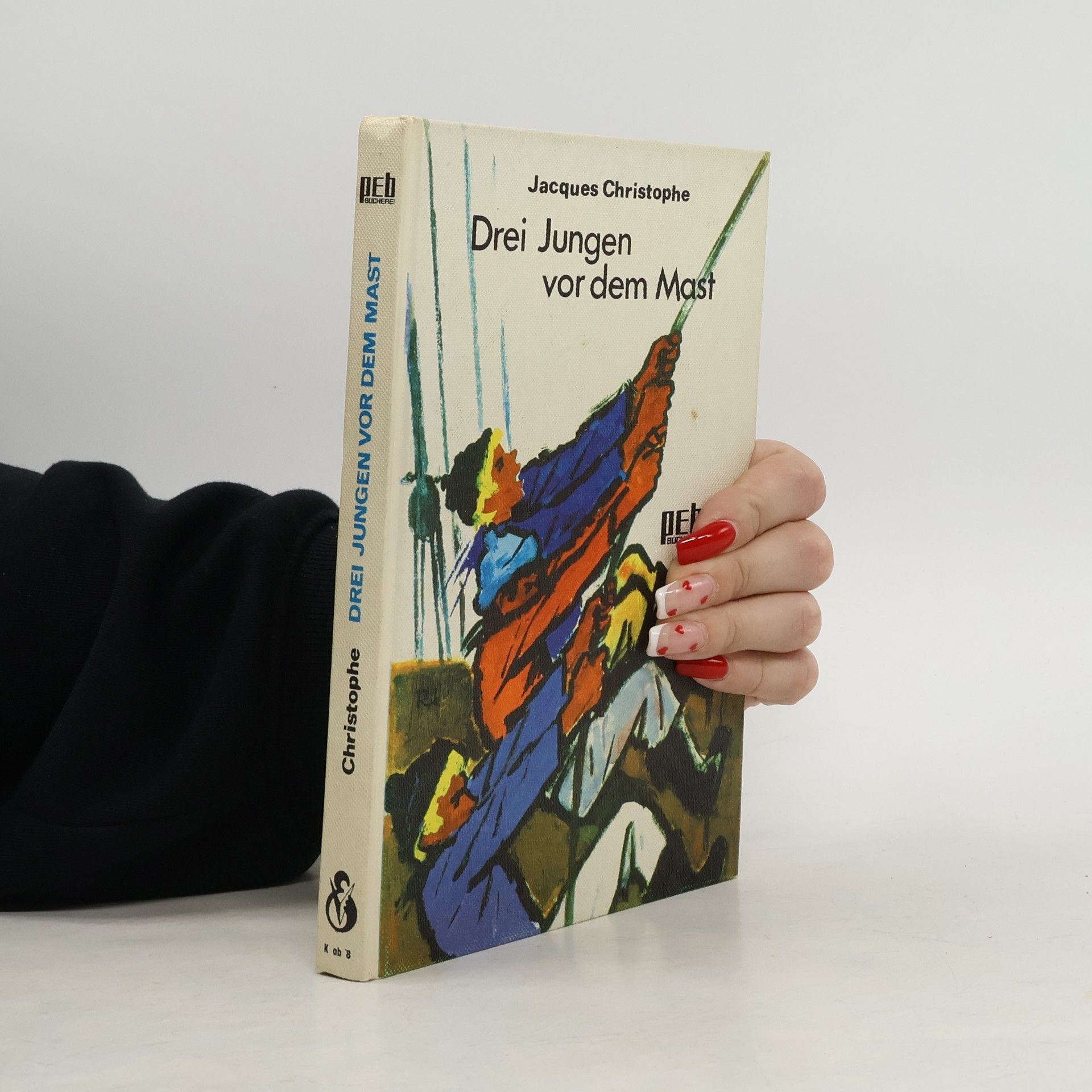 Drei Jungen vor dem Mast