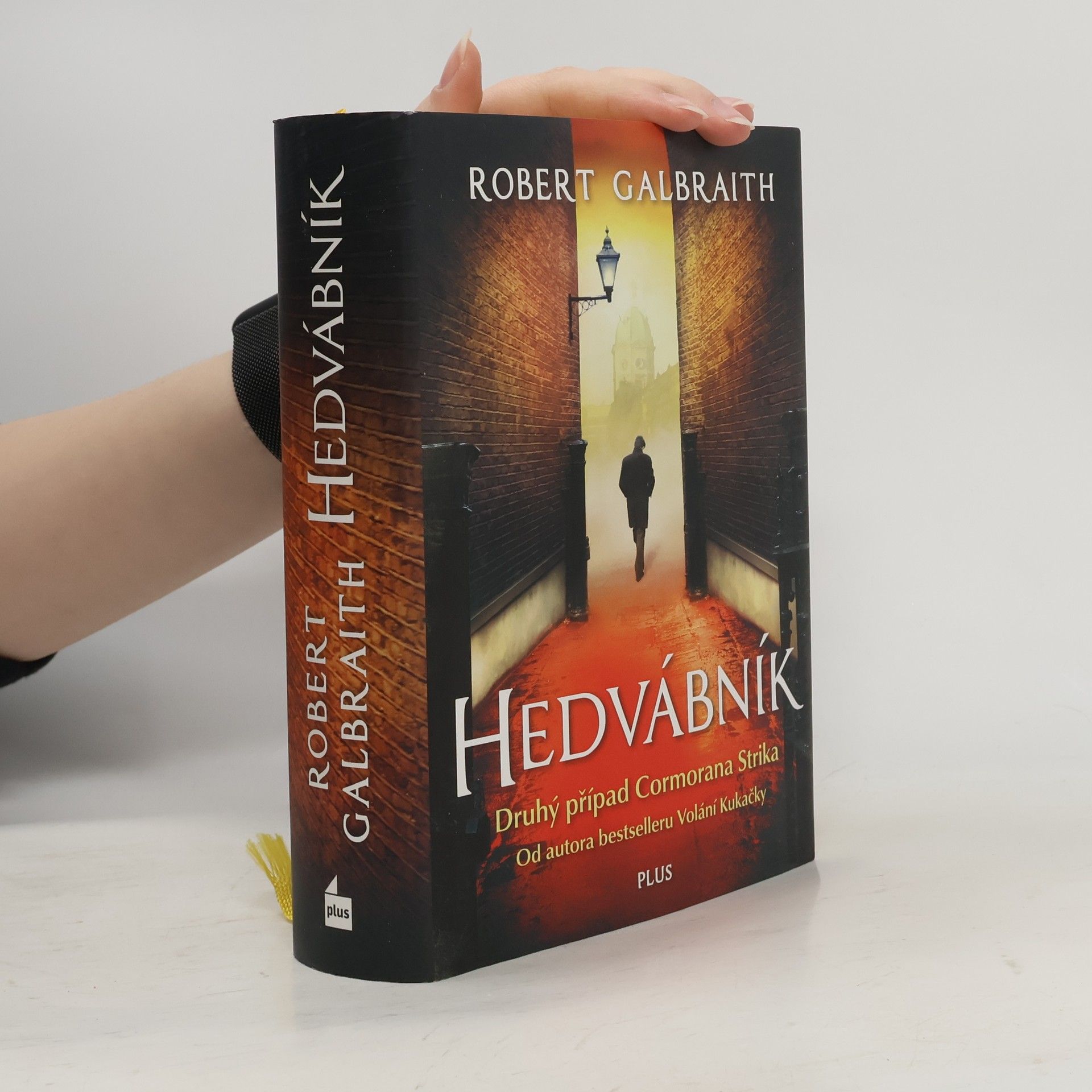 Robert Galbraith Hedvábník