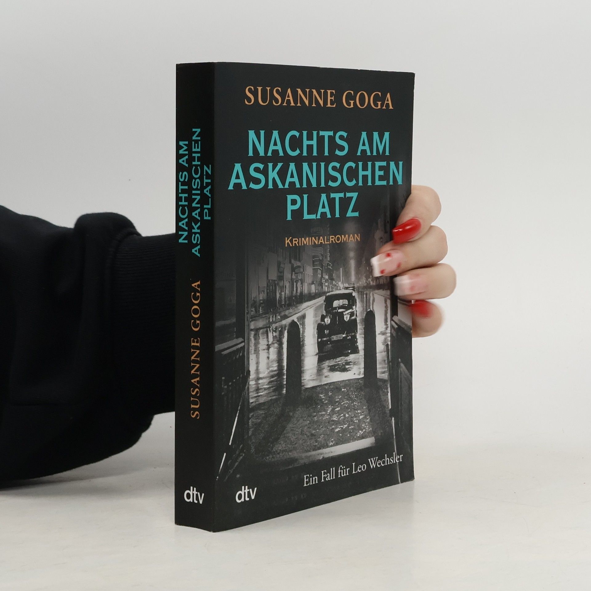 Susanne Goga Nachts am Askanischen Platz