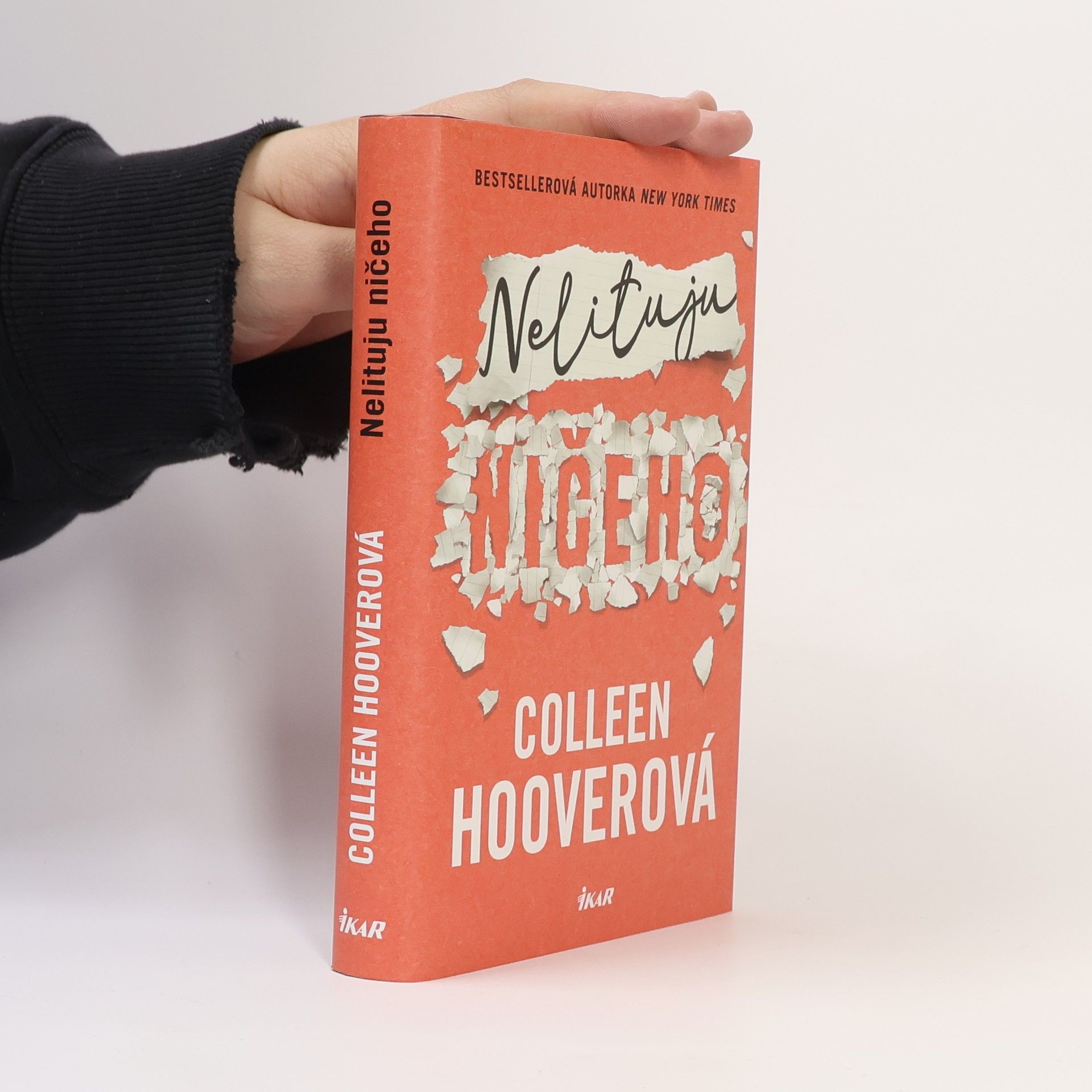 Colleen Hoover Nelituju ničeho