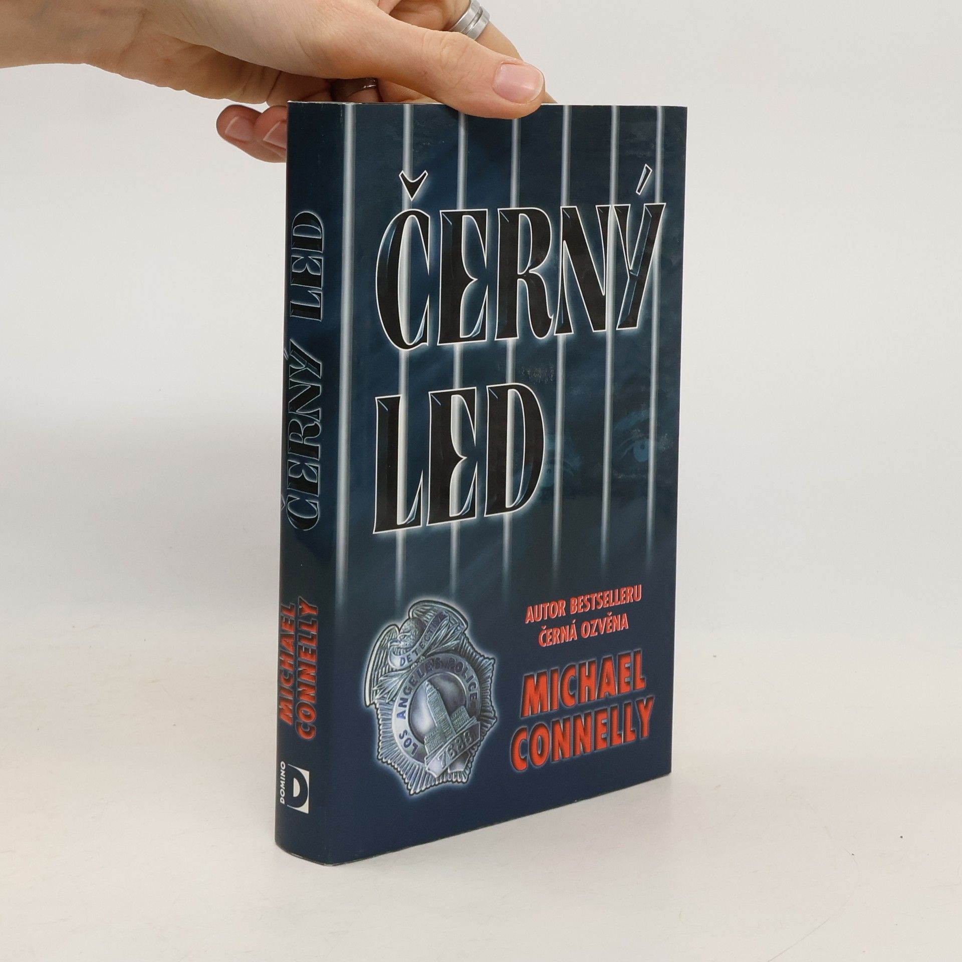 Michael Connelly Černý led