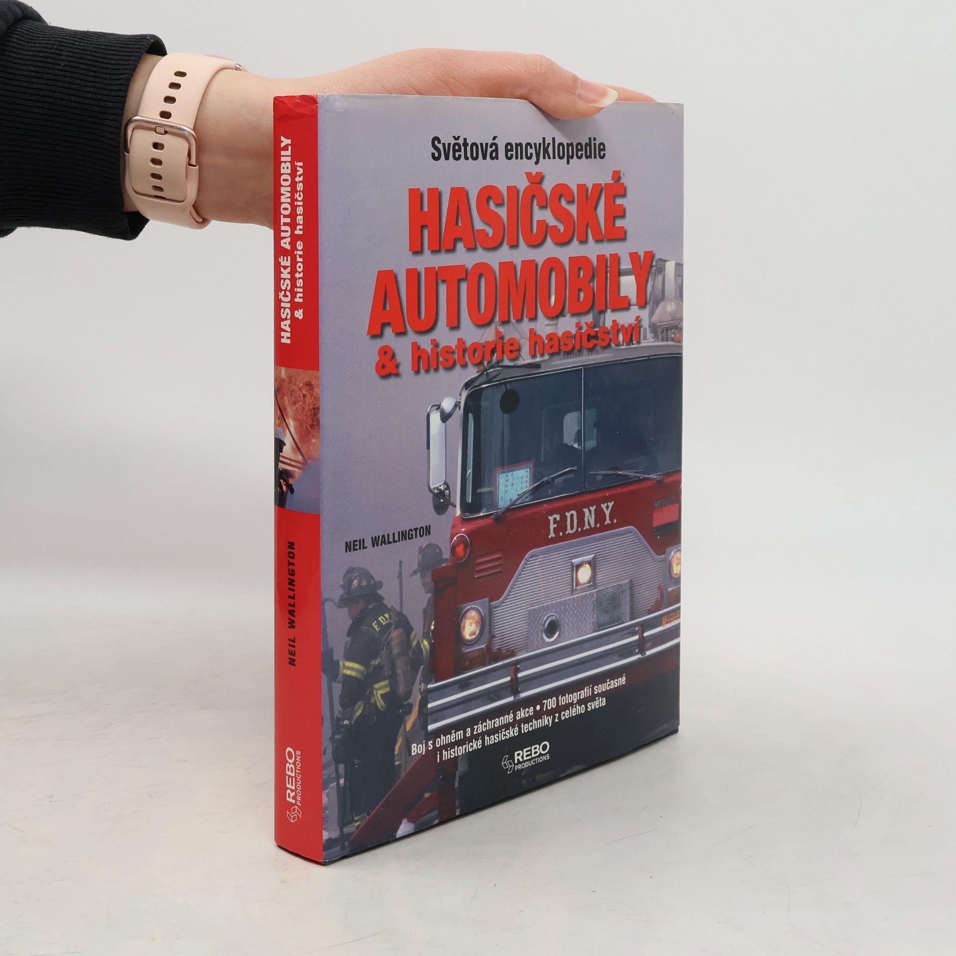 Neil Wallington Hasičské automobily a historie hasičství