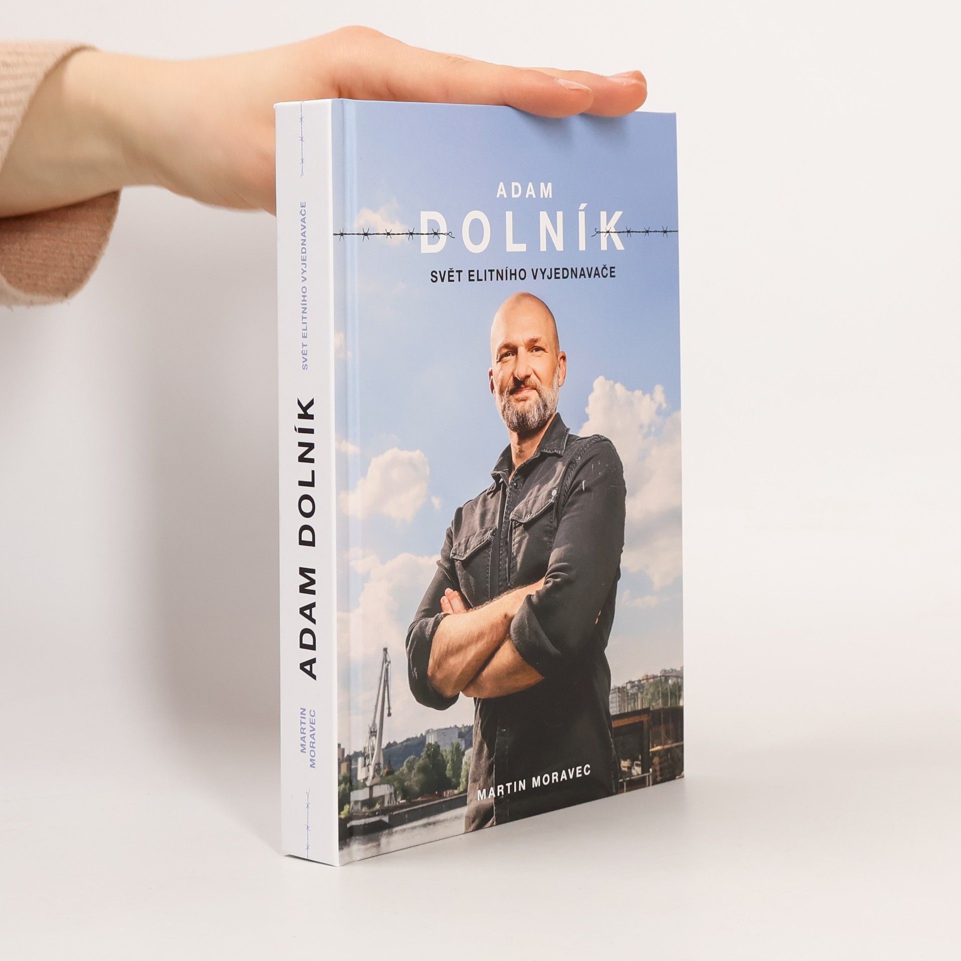 Adam Dolník. Svět elitního vyjednavače