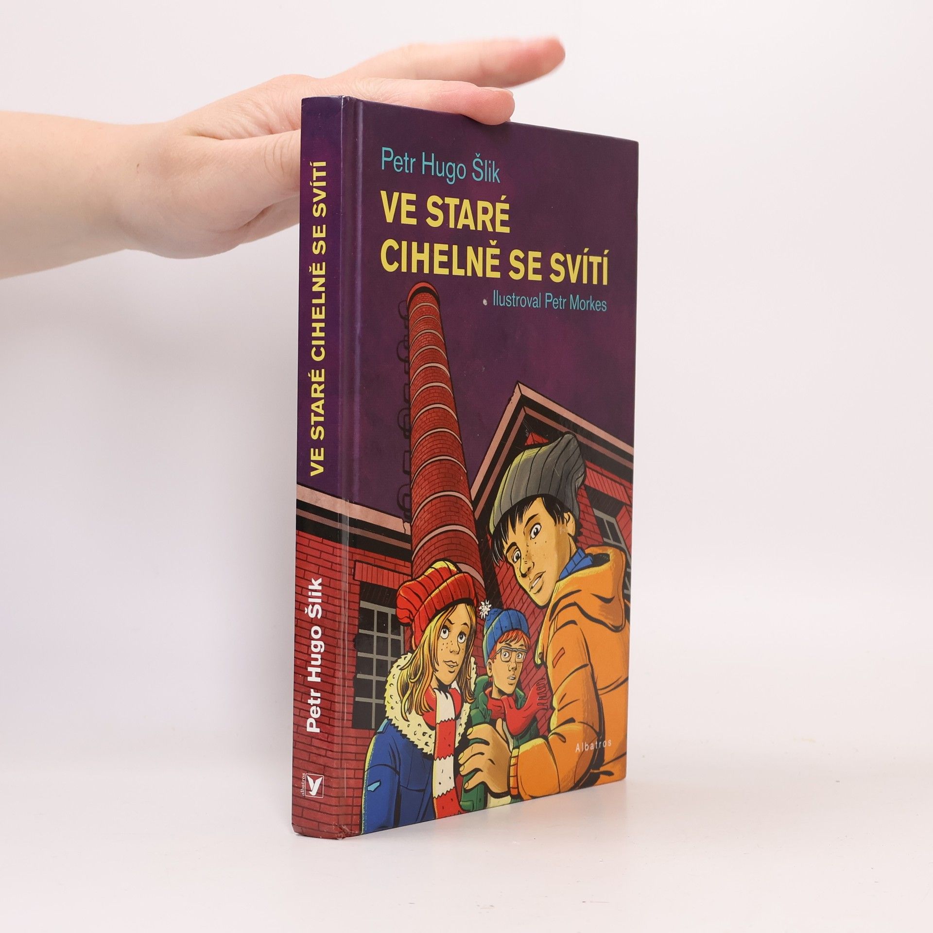 Ve staré cihelně se svítí