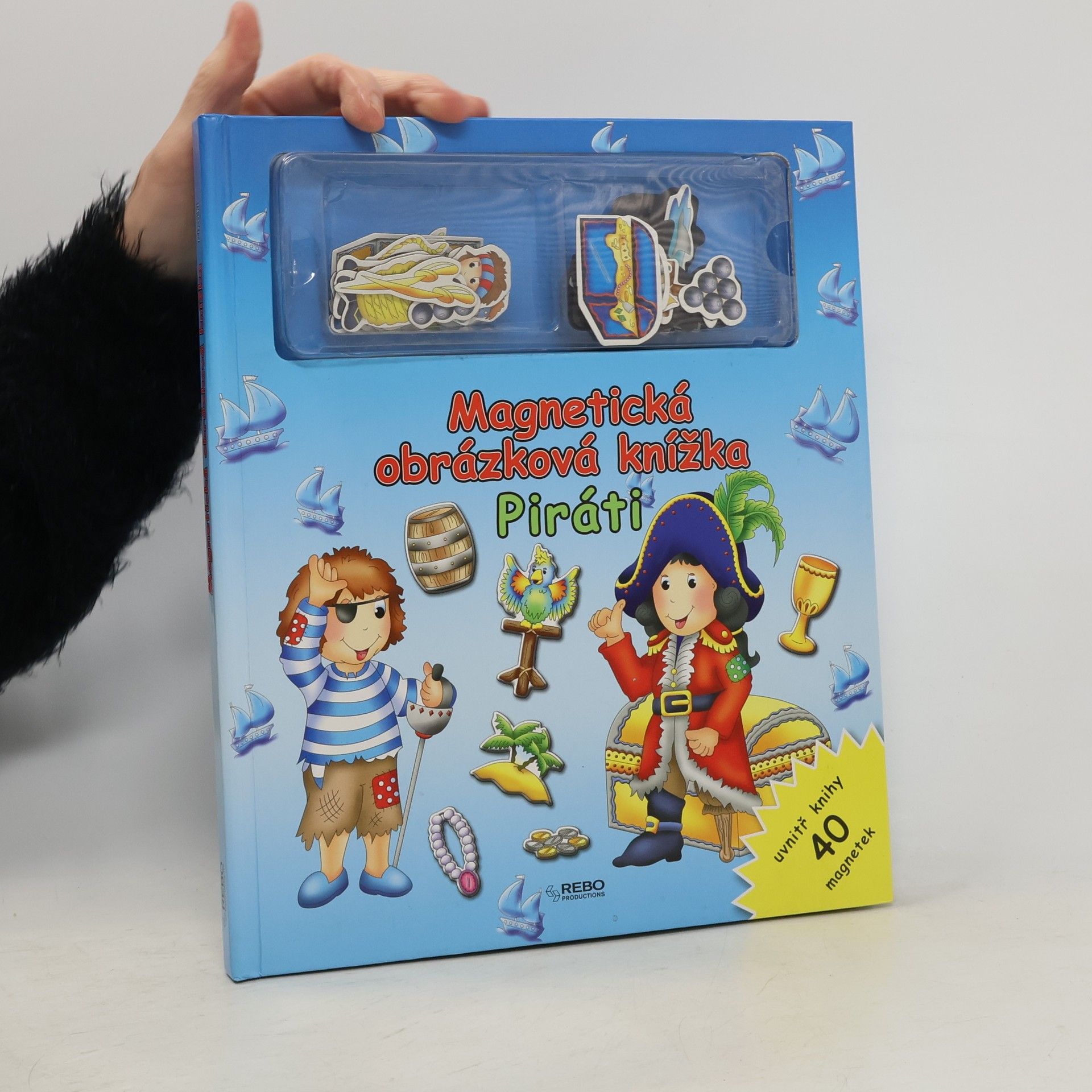 Autores varios Piráti