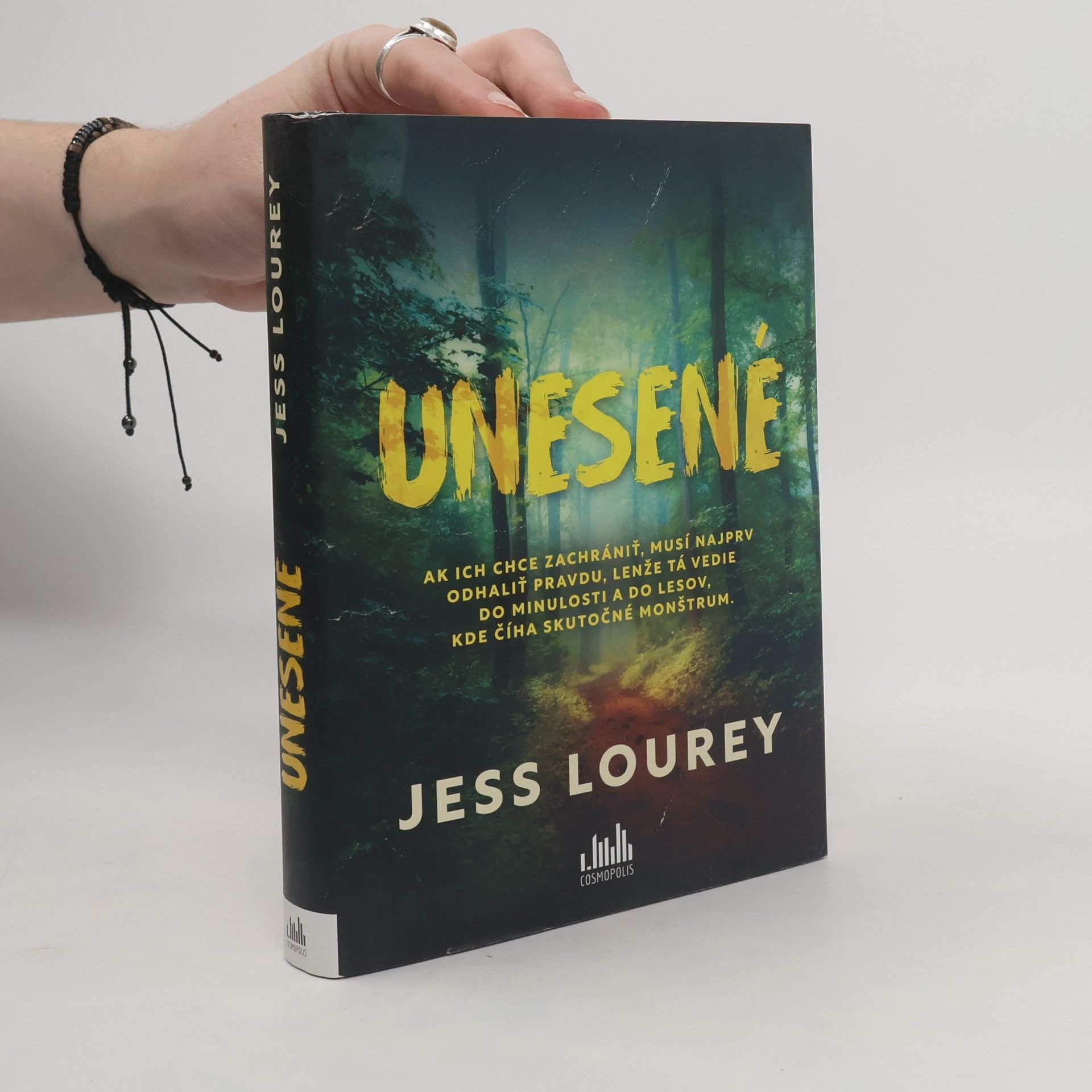 Jess Lourey Unesené