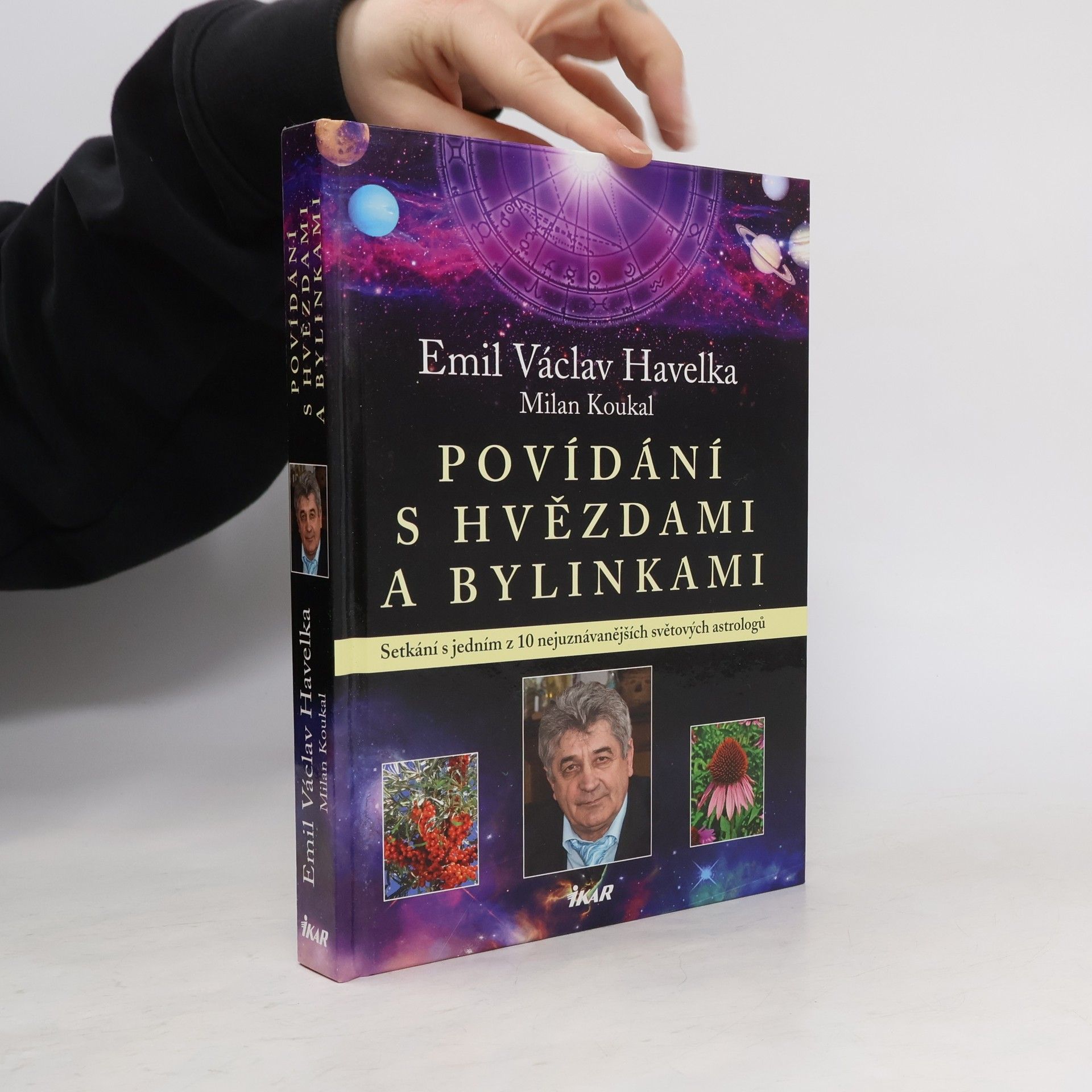 Emil Václav Havelka Povídání s hvězdami a bylinkami: setkání s jedním z 10 nejuznávanějších světových astrologů