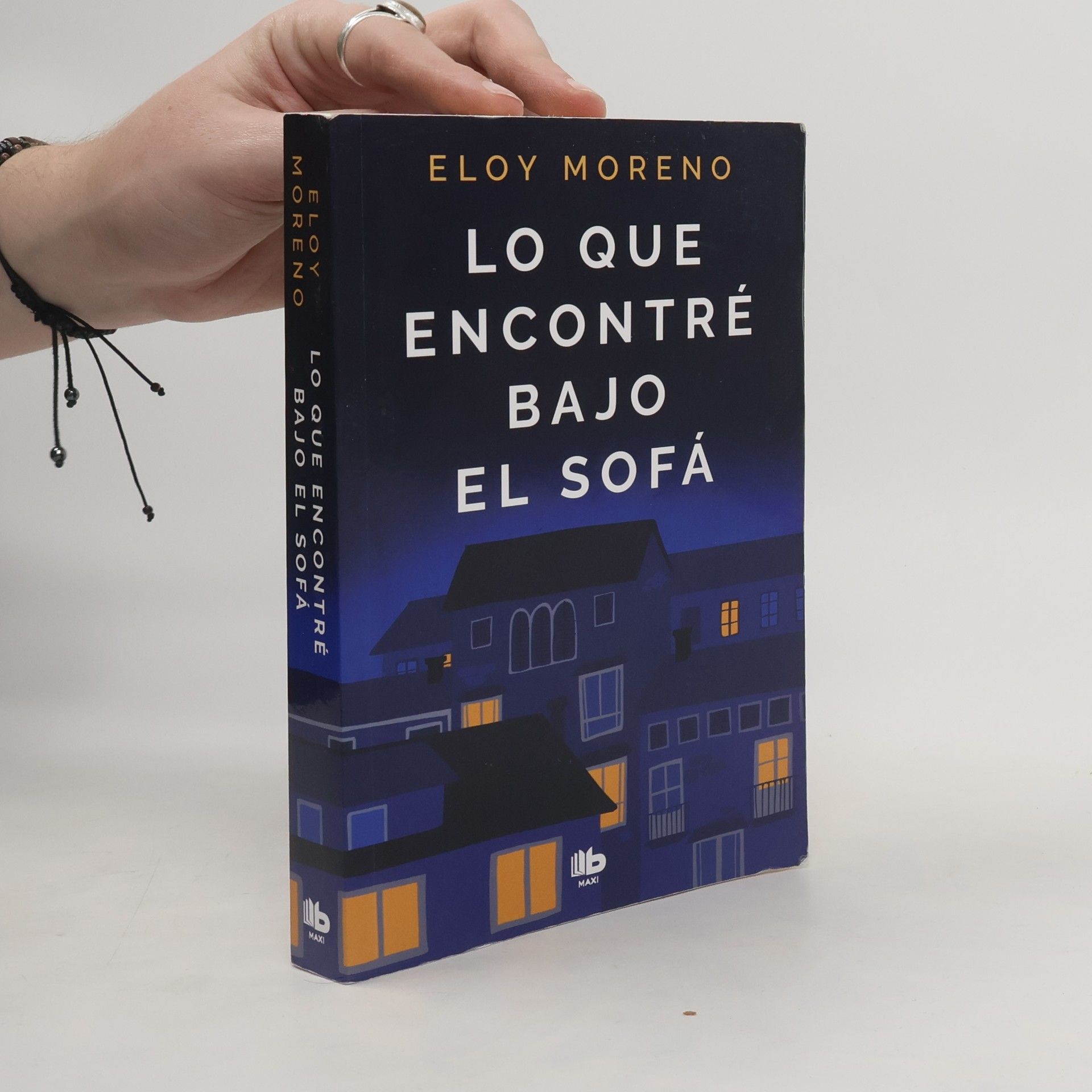 Eloy Moreno Lo que encontre bajo el sofa