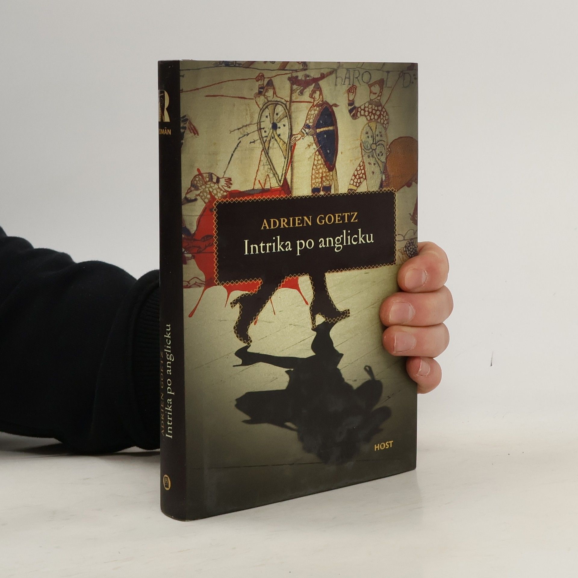 Adrien Goetz Intrika po anglicku