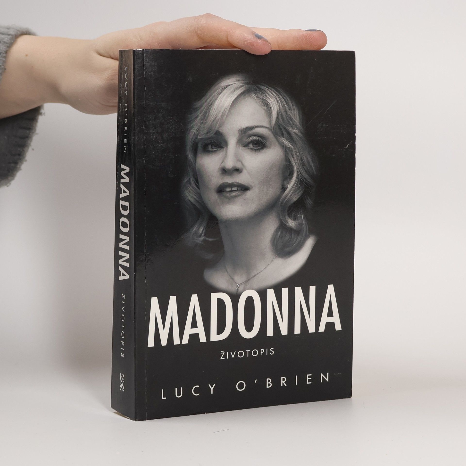 Lucy OBrien Madonna : životopis
