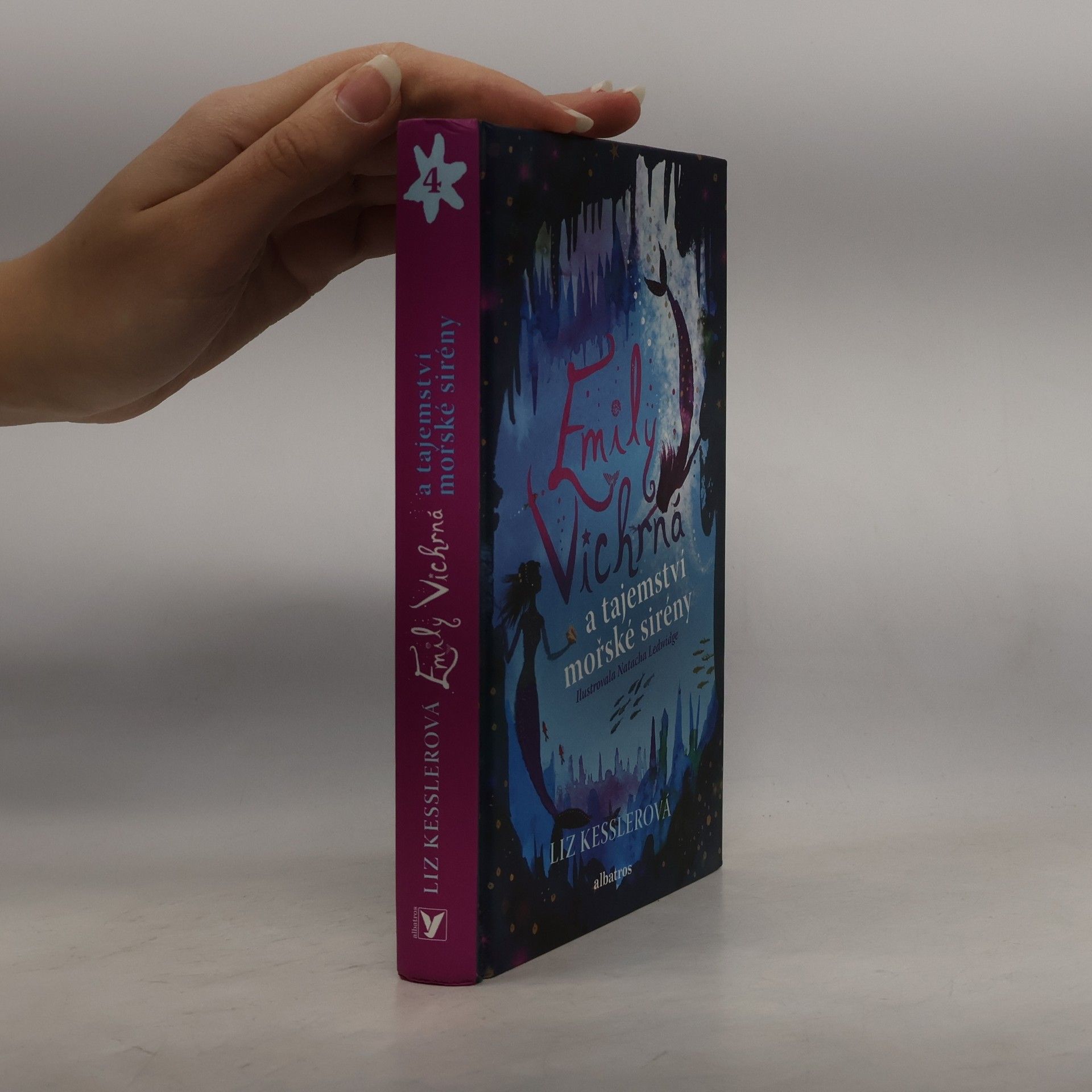 Liz Kessler Emily Vichrná a tajemství mořské sirény