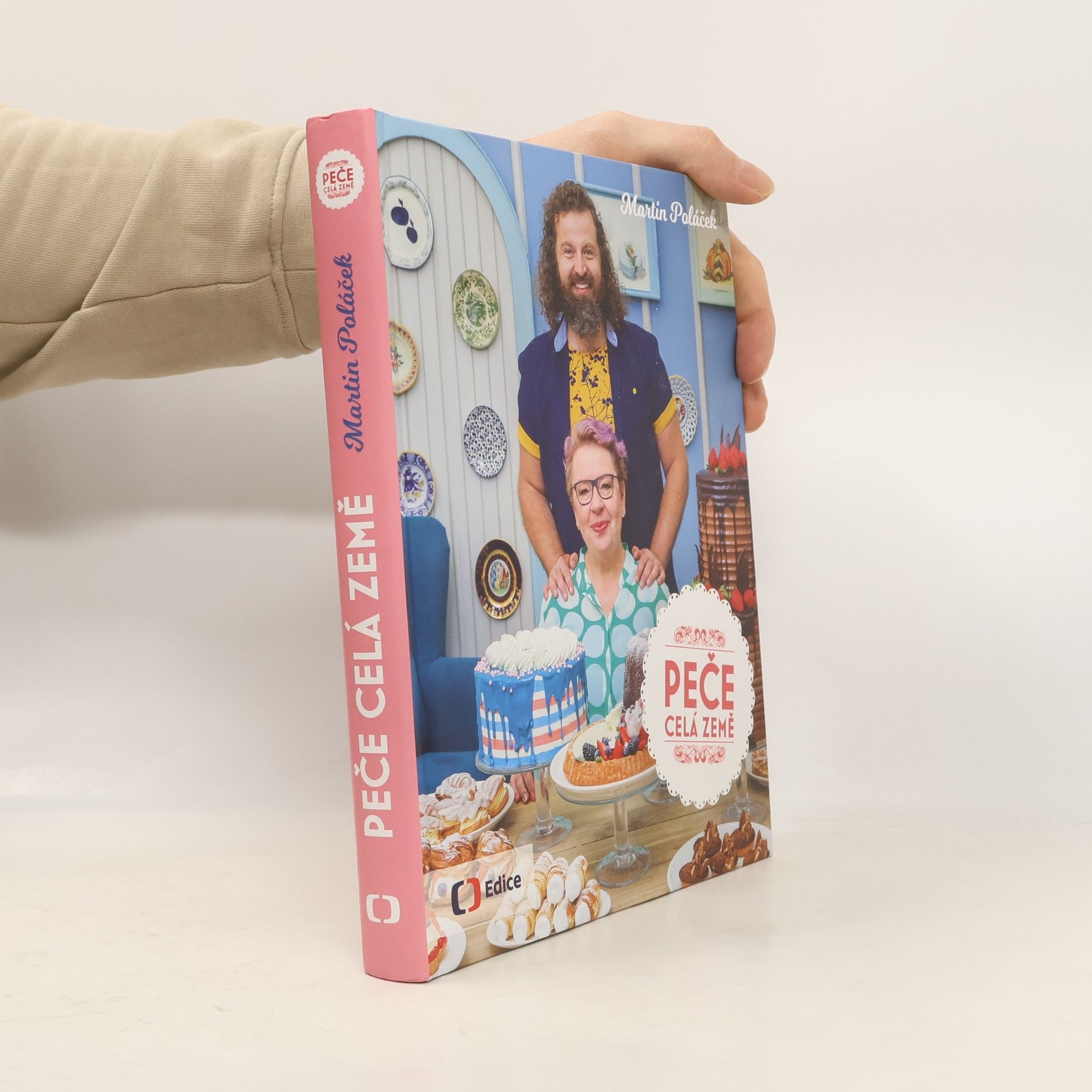 Martin Poláček Peče celá země