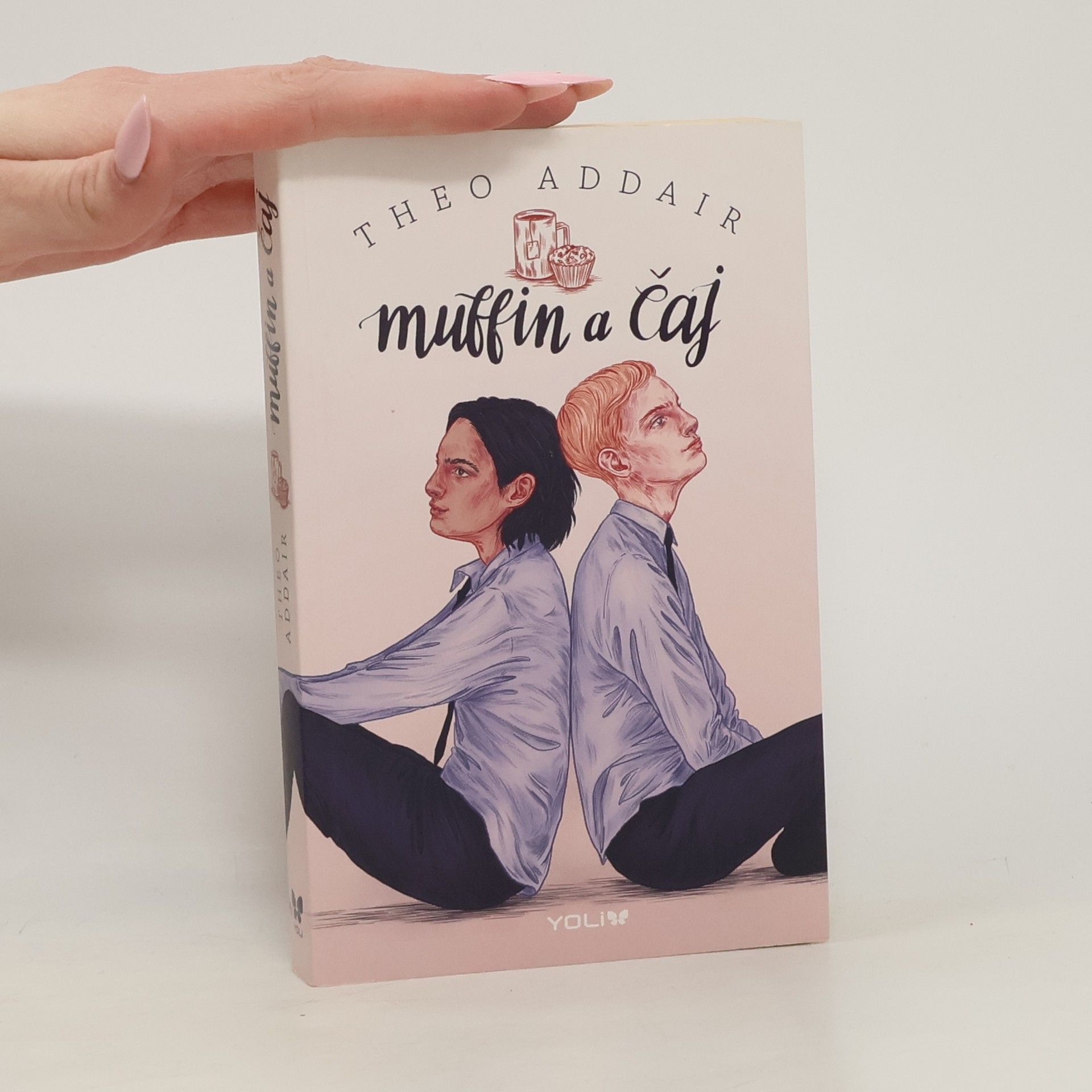 Theo Addair Muffin a čaj