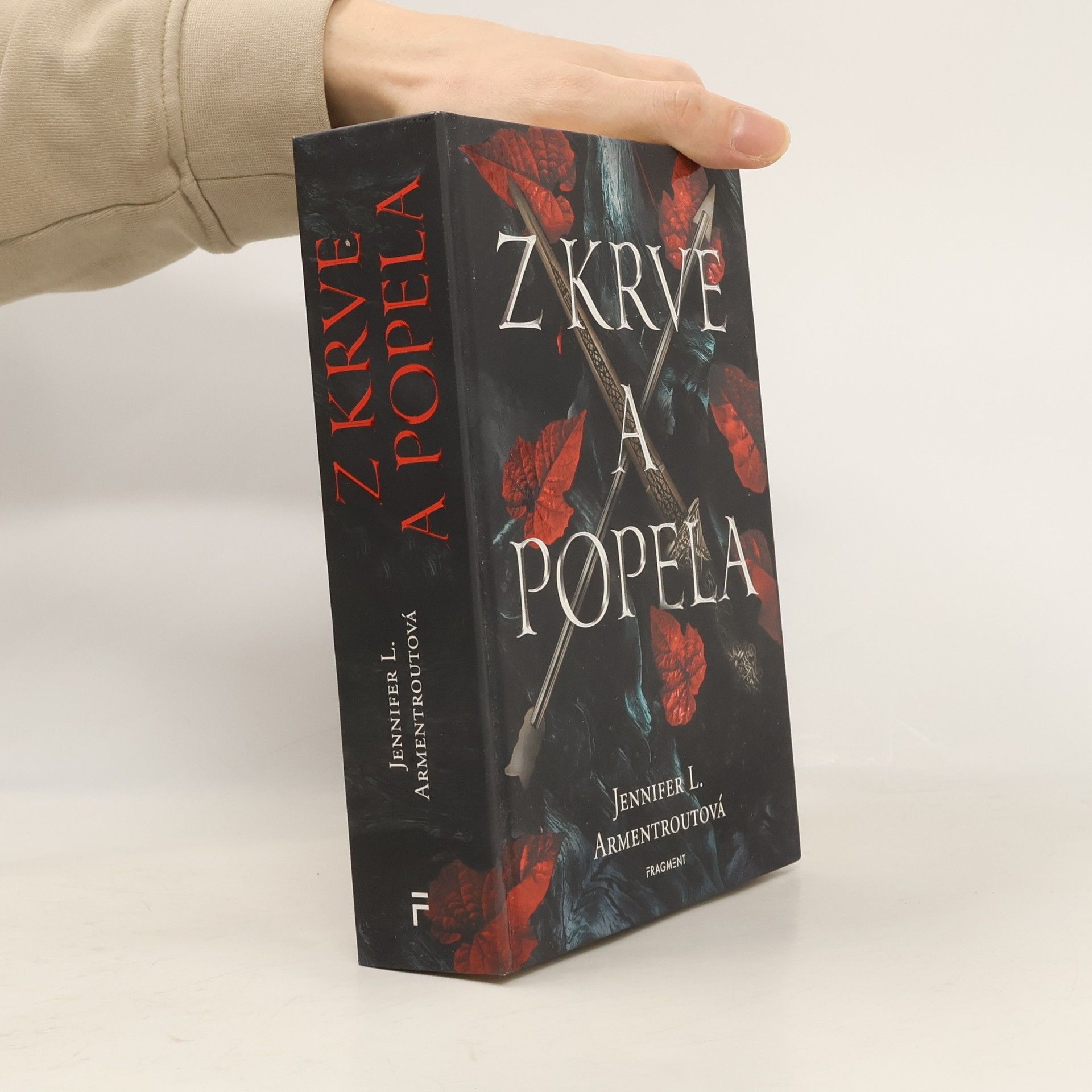 Jennifer Armentrout Z krve a popela