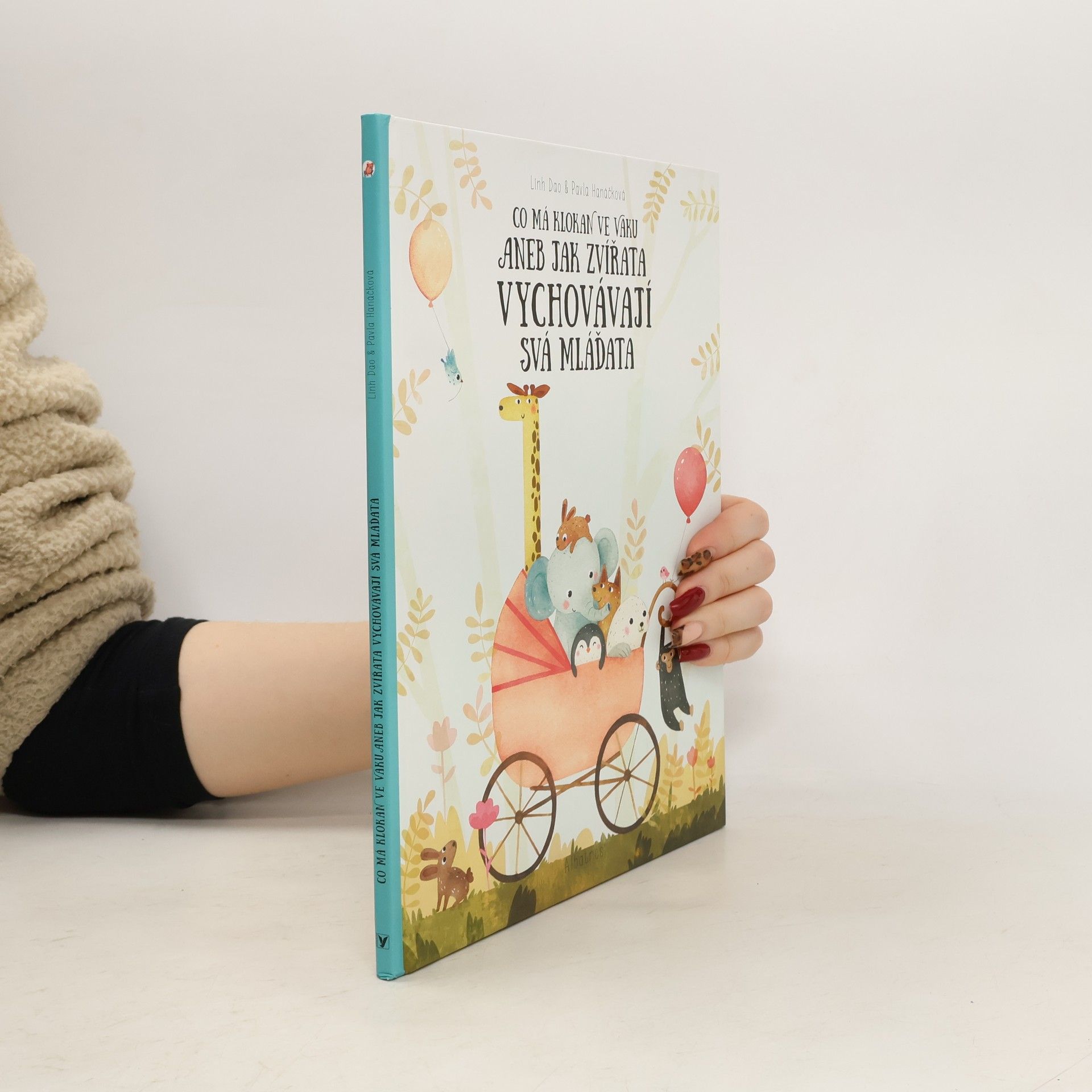 Linh Dao Co má klokan ve vaku aneb jak zvířata vychovávají svá mláďata