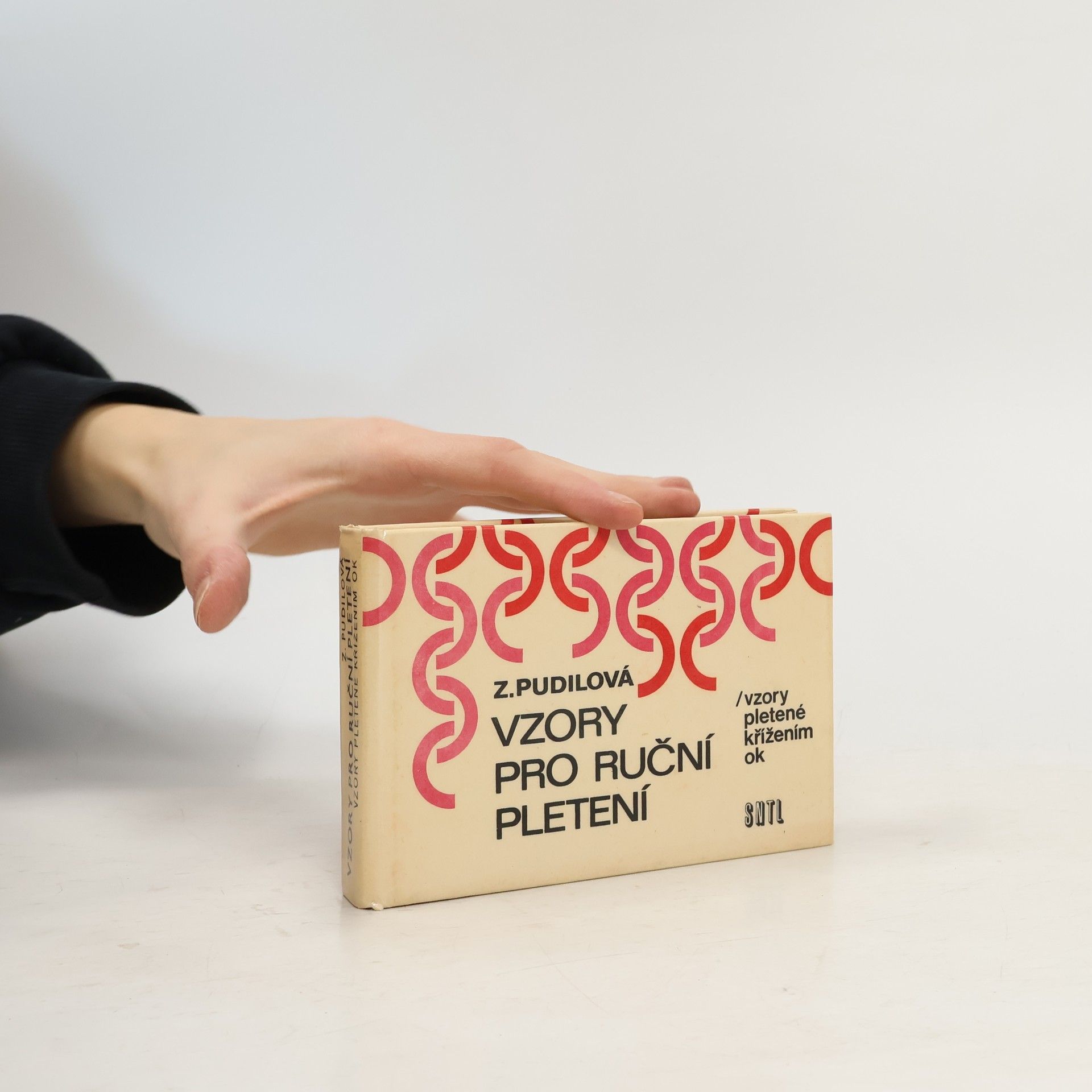 Pudilová Zdenka Vzory pro ruční pletení. Vzory pletené křížením ok