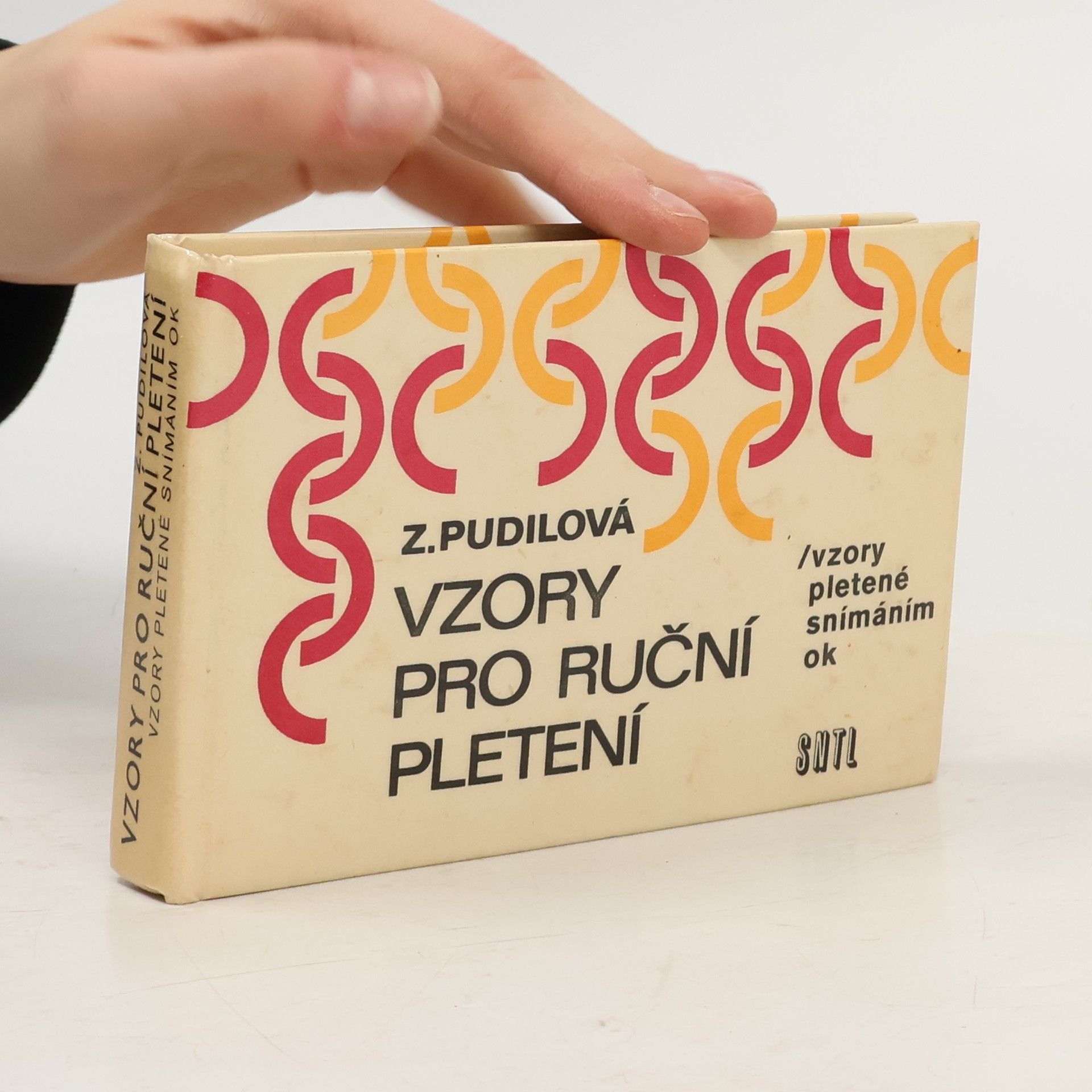 Pudilová Zdenka Vzory pro ruční pletení. Vzory pletené snímáním ok