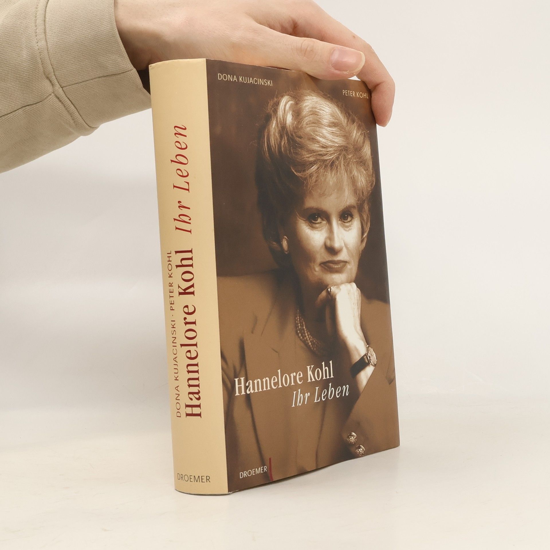 Dona Kujacinski Hannelore Kohl