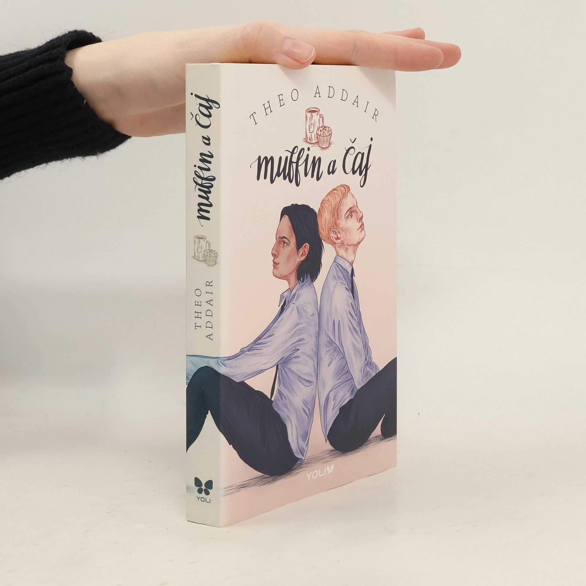Theo Addair Muffin a čaj