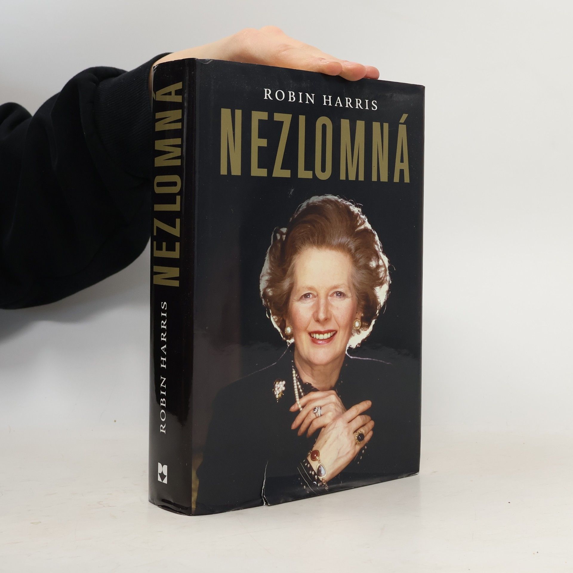 Robin Harris Nezlomná