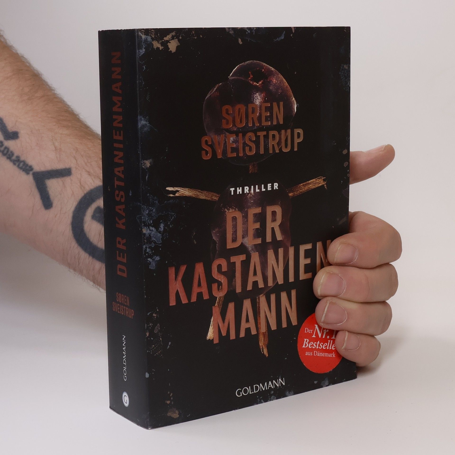 Søren Sveistrup Der Kastanienmann