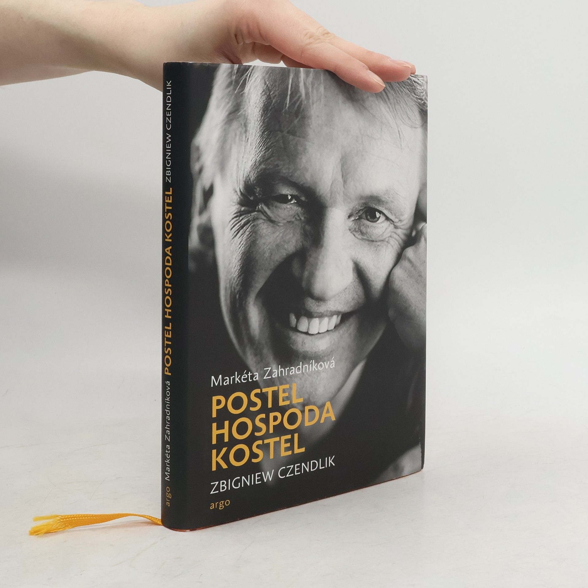 Zbigniew Czendlik Postel, hospoda, kostel