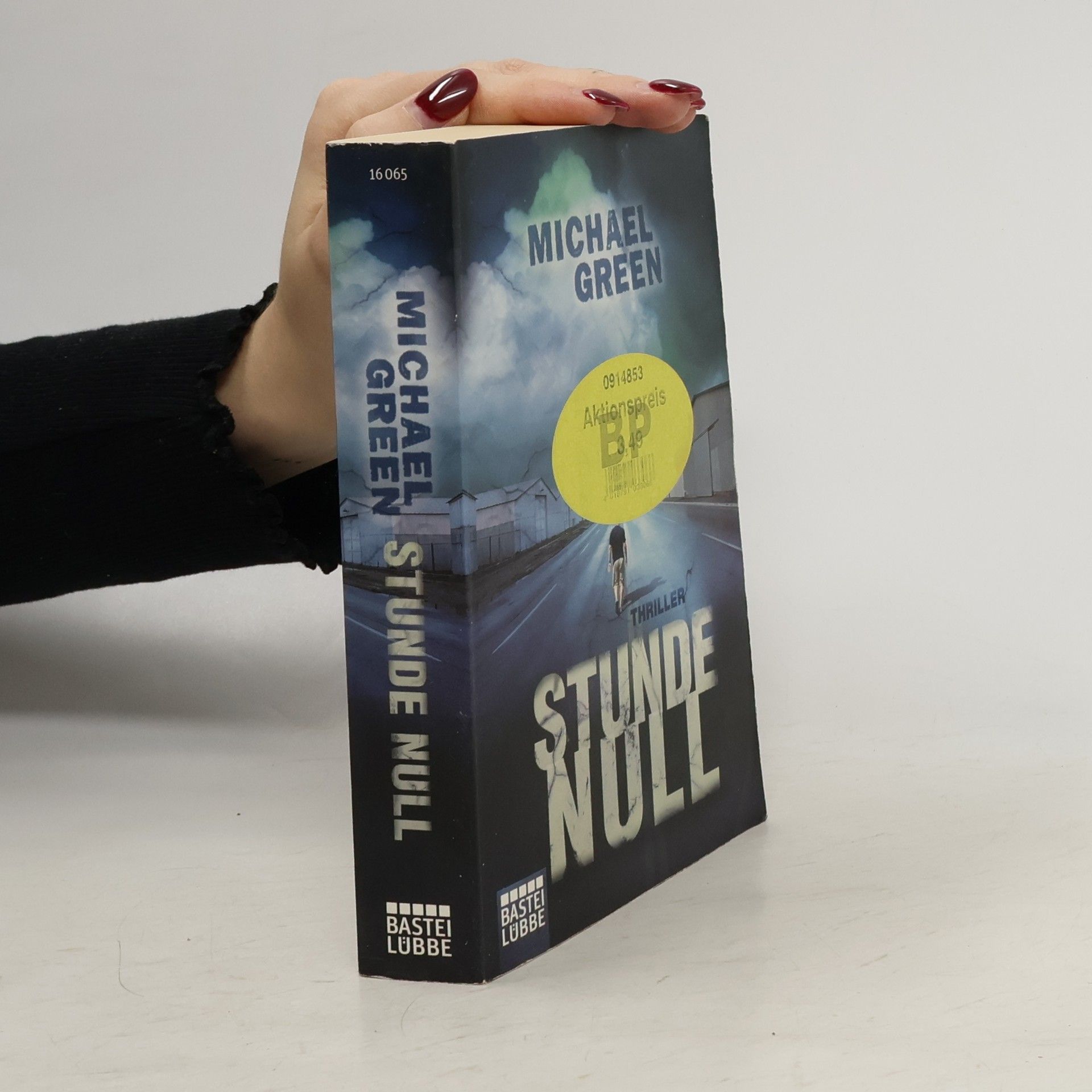 Stunde Null. Thriller