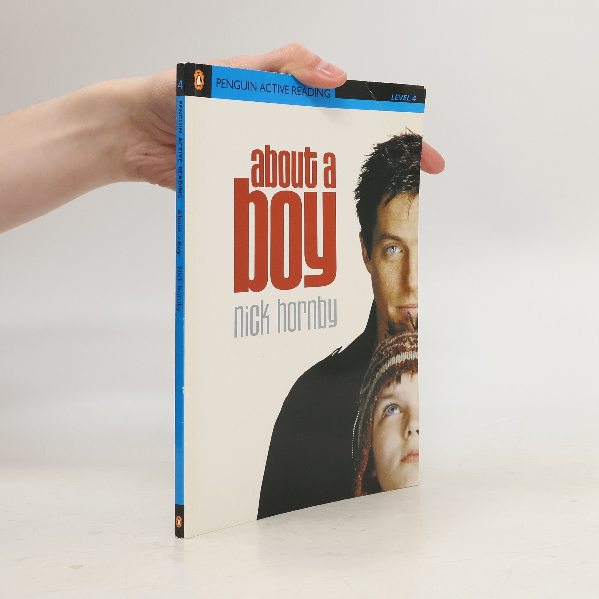 Anne Collins About a boy. Level 4 (1700 headwords, intermediate)