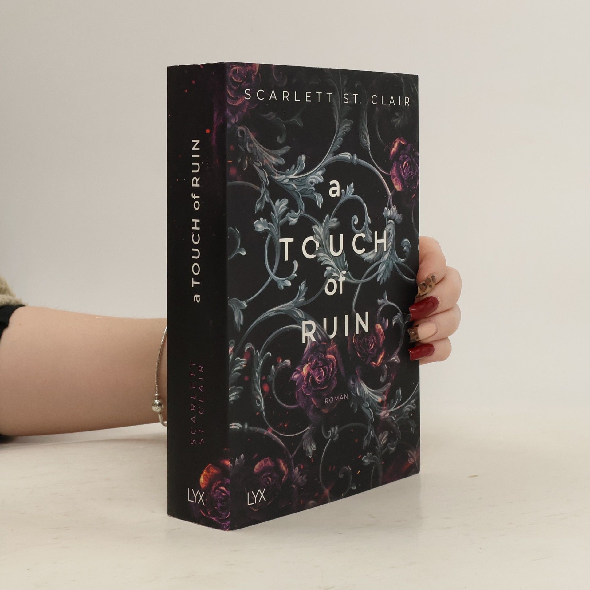 Scarlett St. Clair A Touch of Ruin