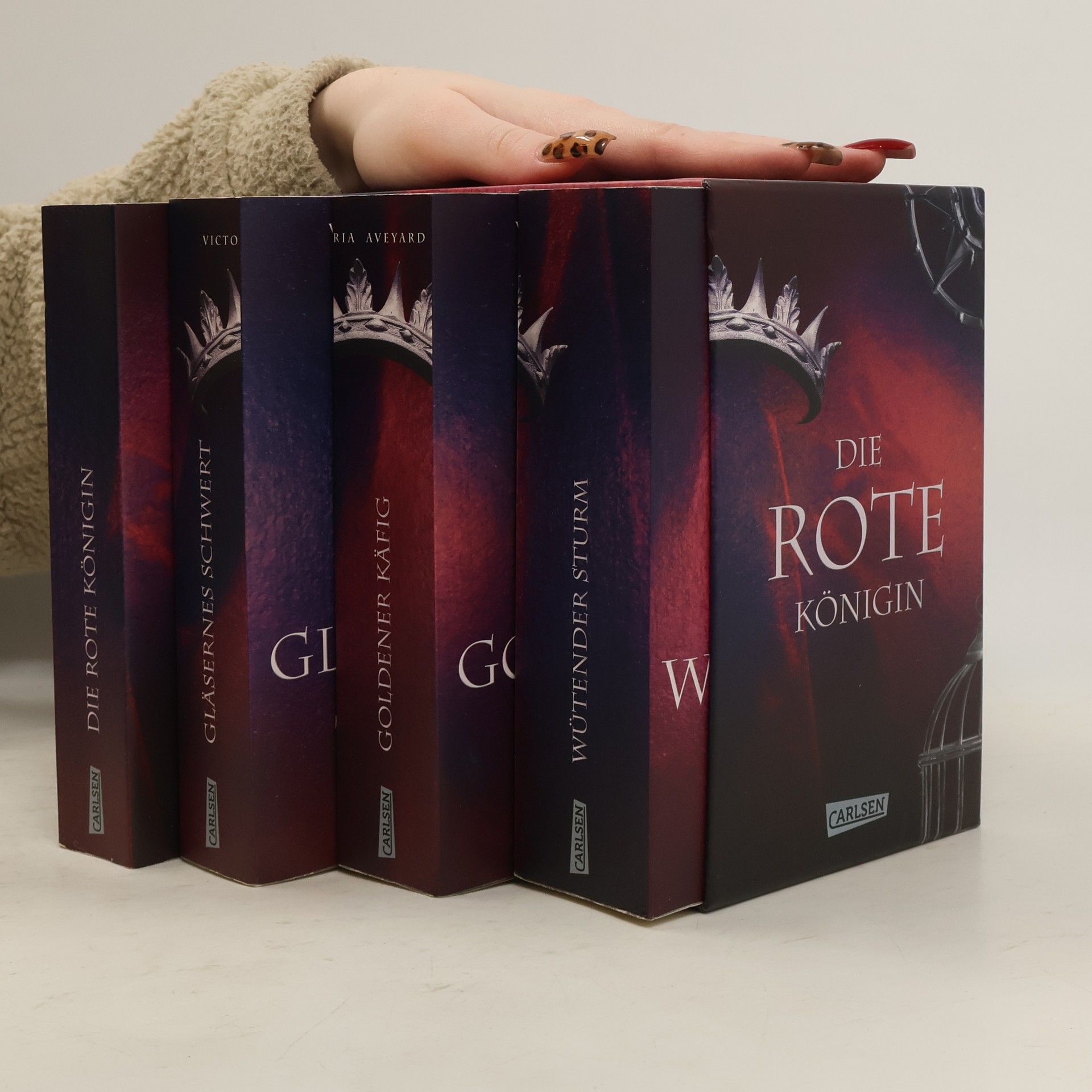 Victoria Aveyard Die rote Königin 1-4